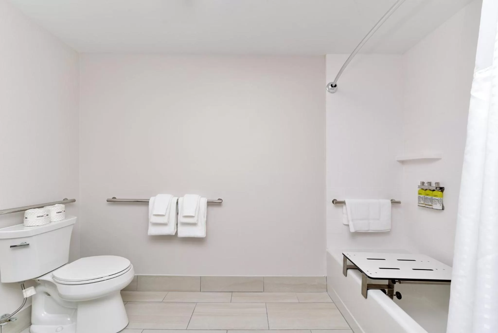 Bathroom in Holiday Inn Express Orlando - South Park by IHG