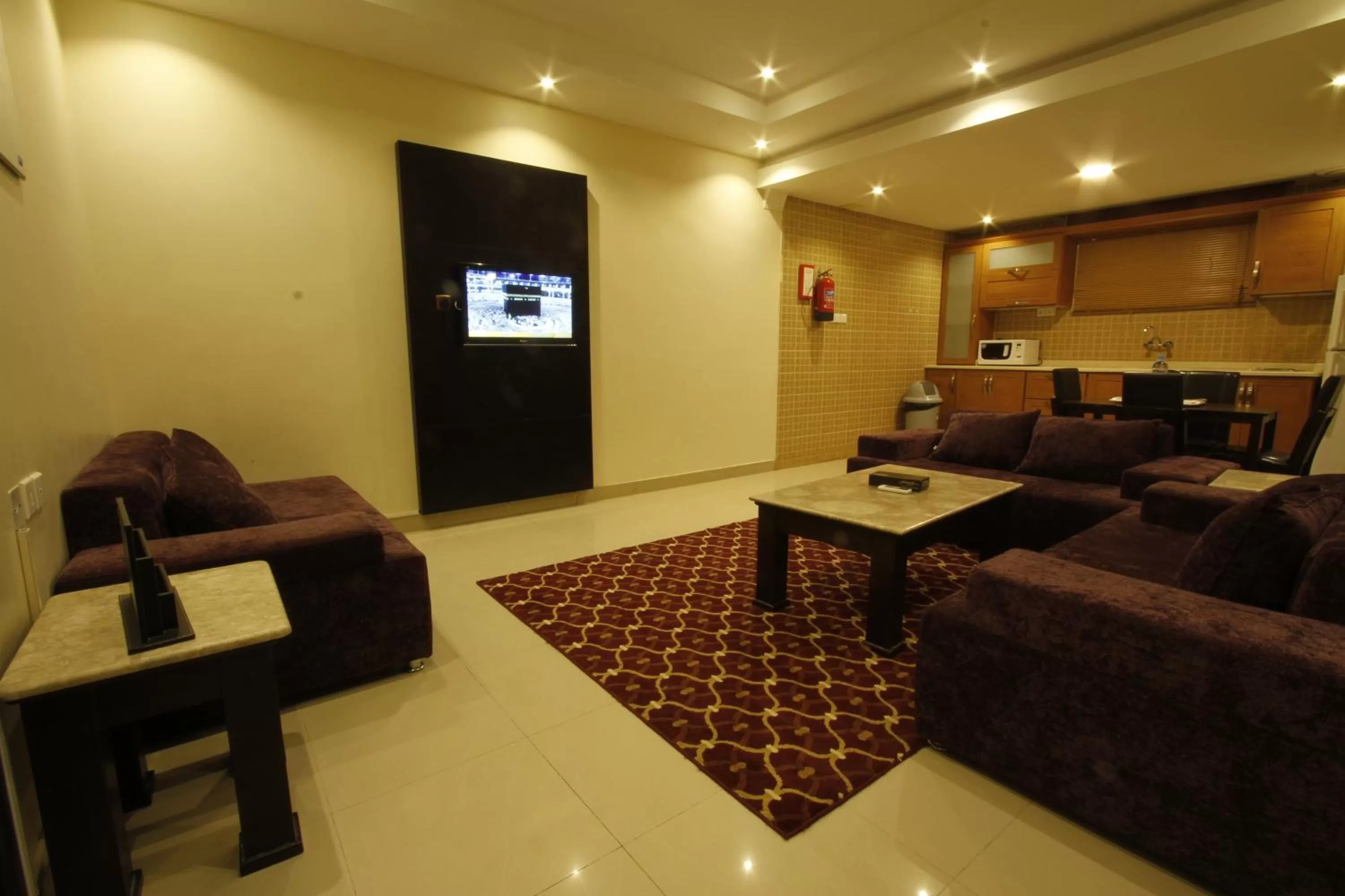 TV and multimedia, Seating Area in Manazel Al Hamra Apartment 2