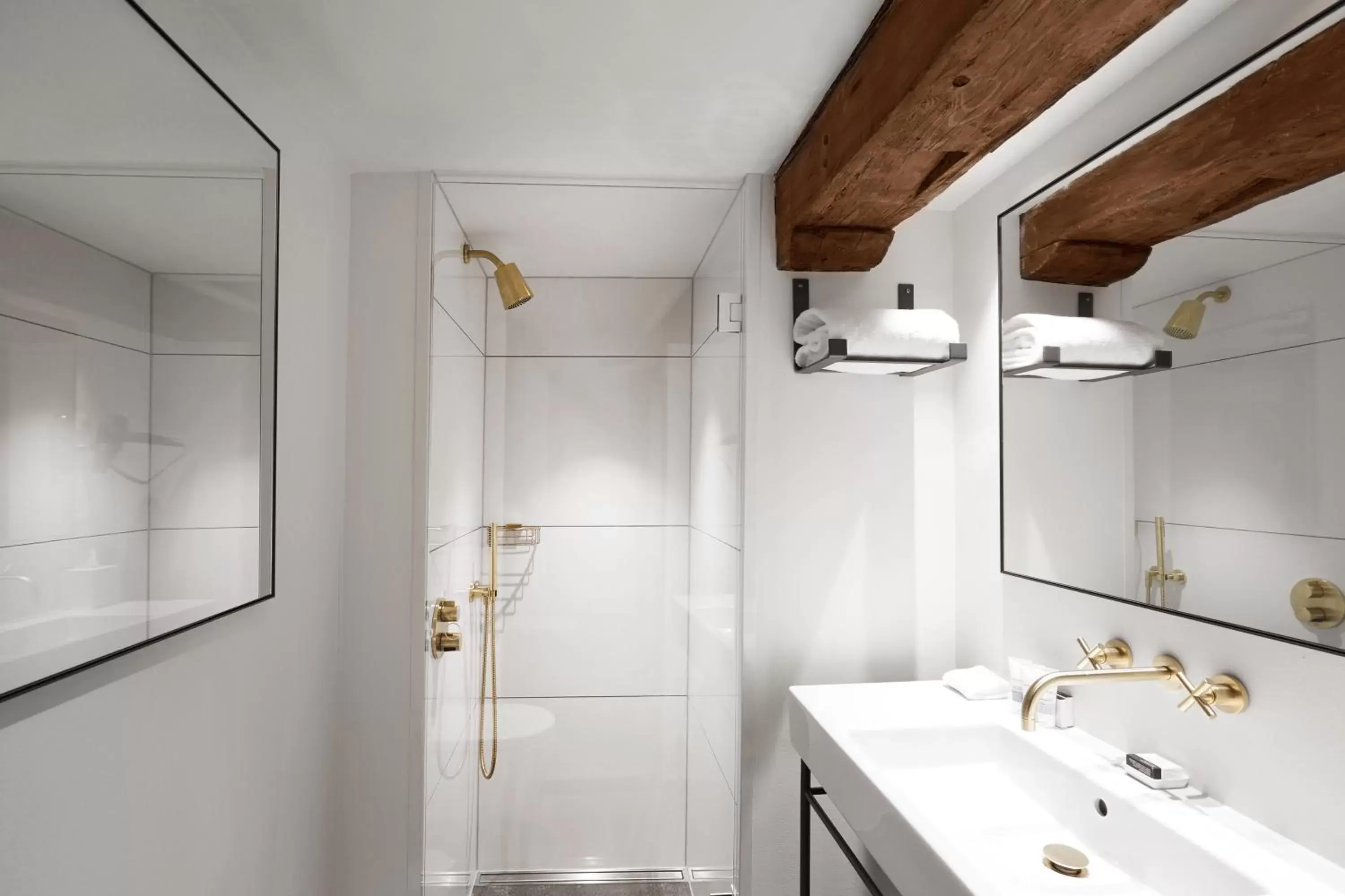 Executive Double Deluxe Room in 71 Nyhavn Hotel Executive Double Deluxe Room in 71 Nyhavn Hotel