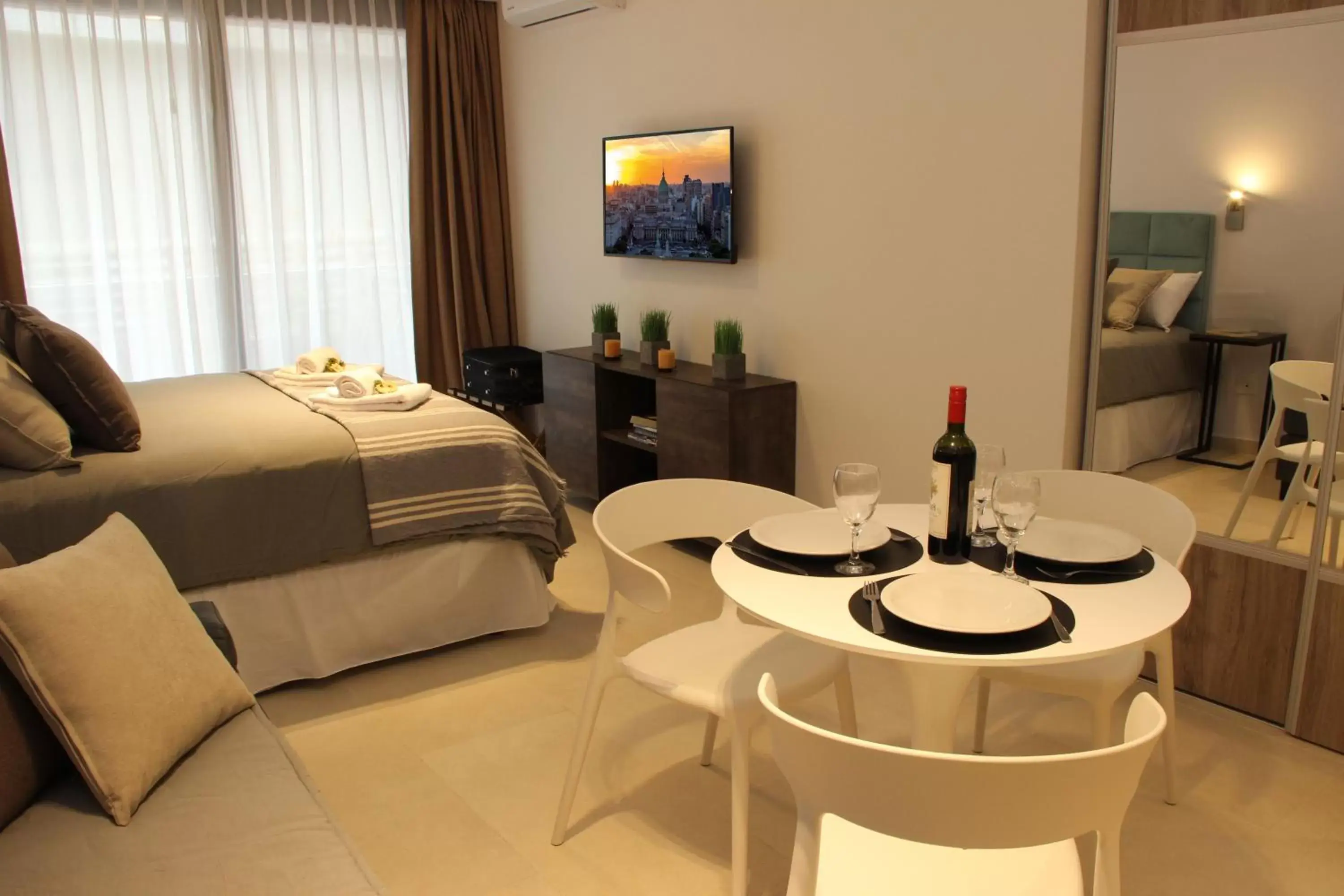 Studio with Balcony in In House BA - College Studio with Balcony in In House BA - College