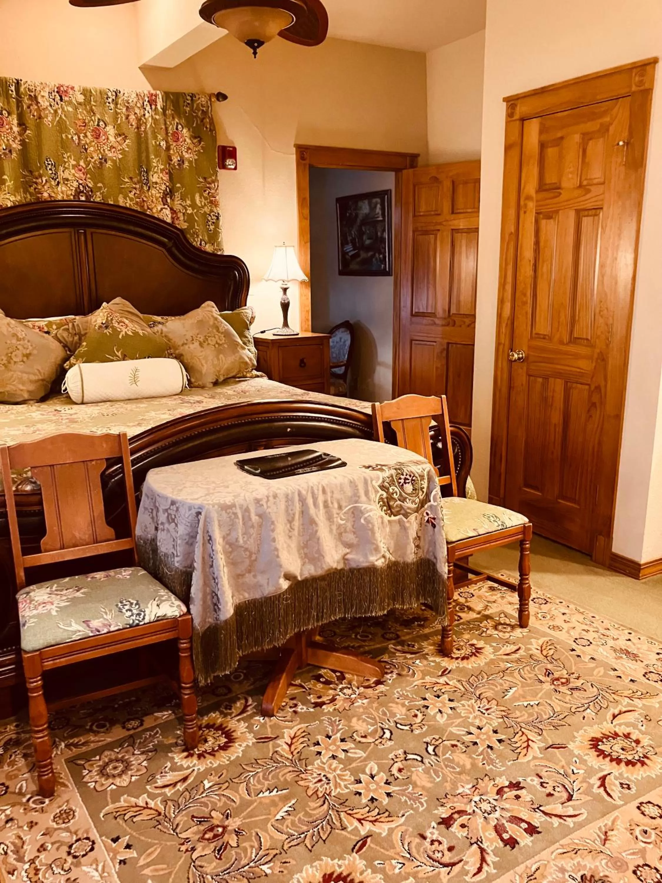 Bed in All Seasons Inn