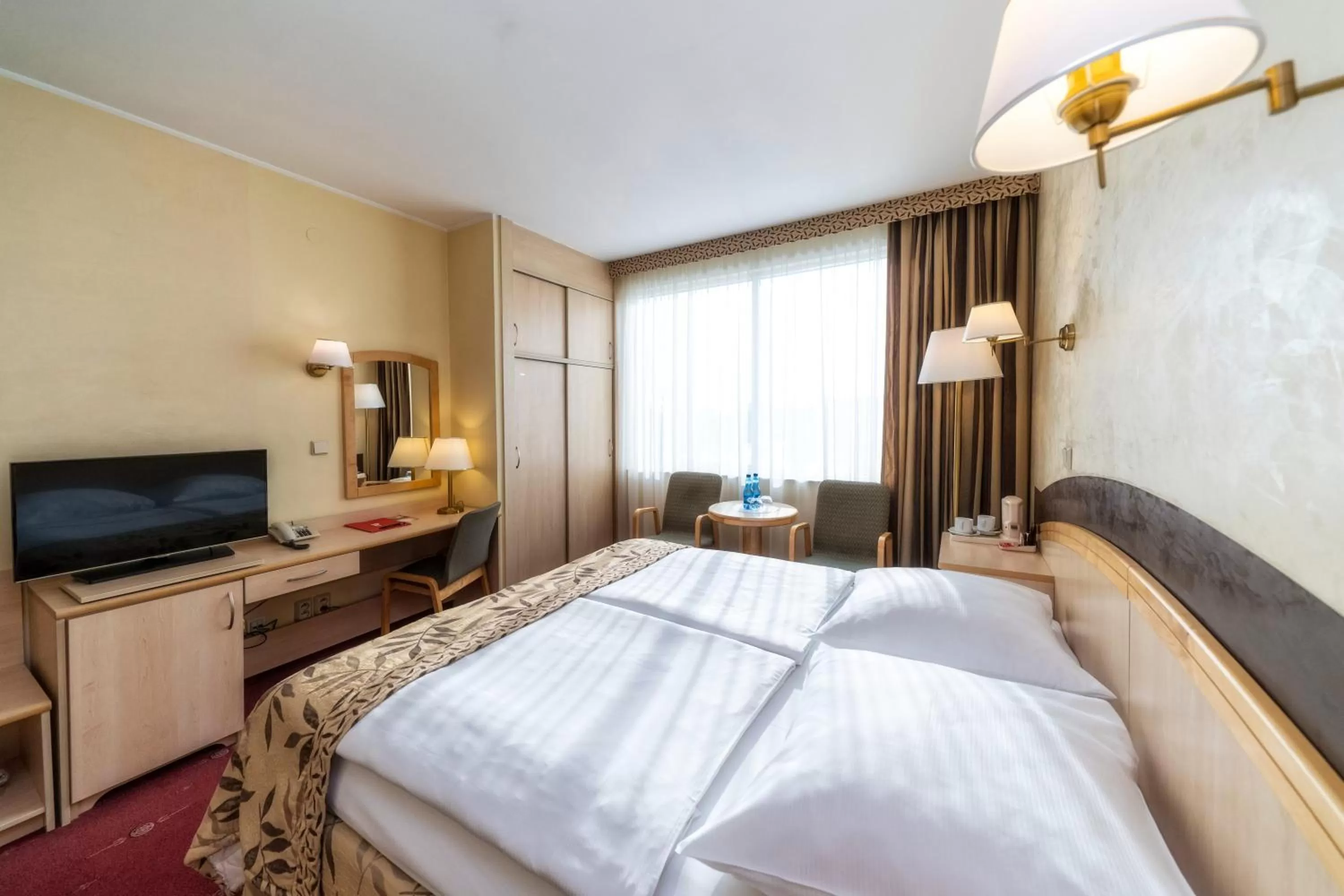 Bed in HP Park Plaza