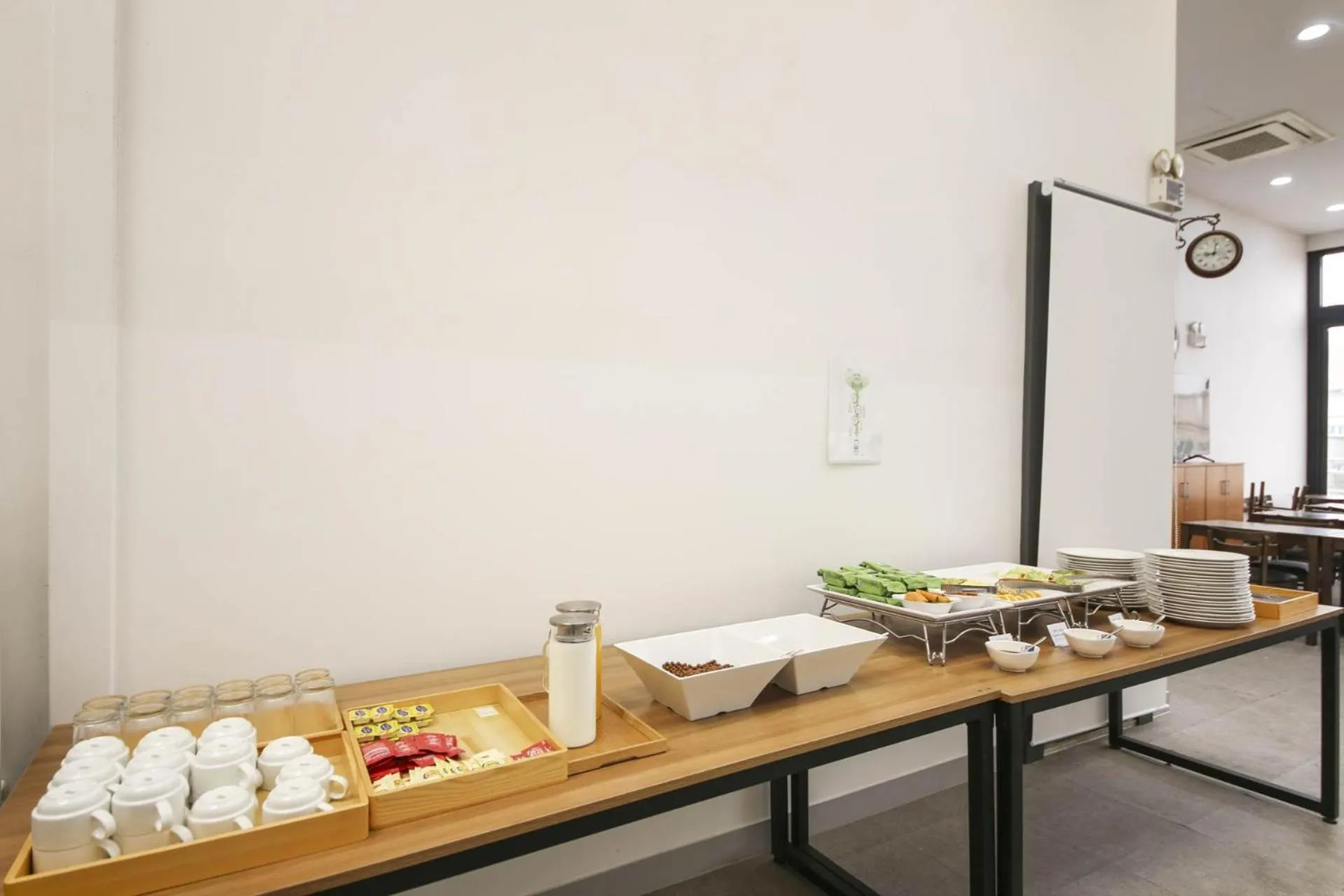 Restaurant/places to eat in Benikea hotel