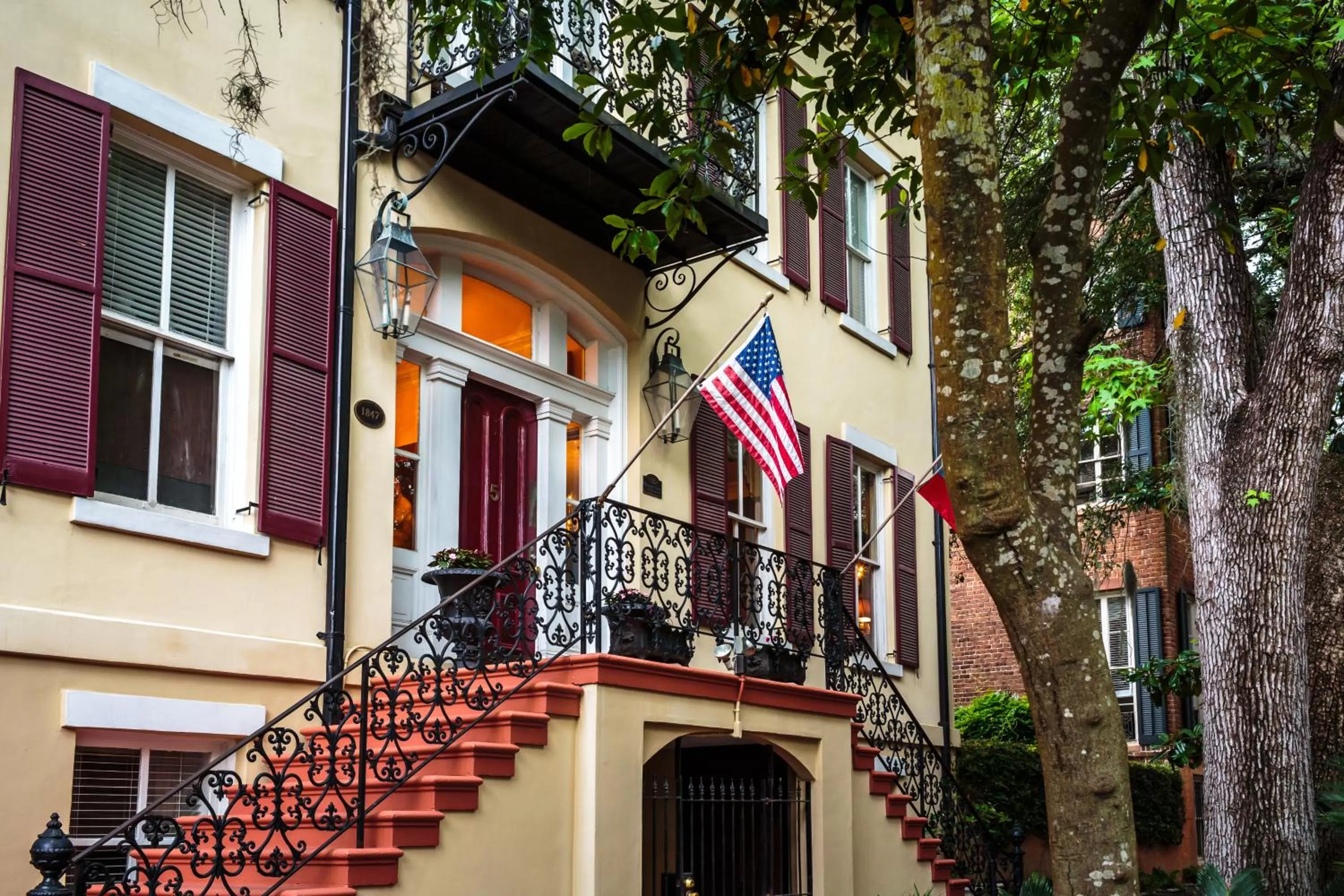 Facade/entrance in Eliza Thompson House, Historic Inns of Savannah Collection