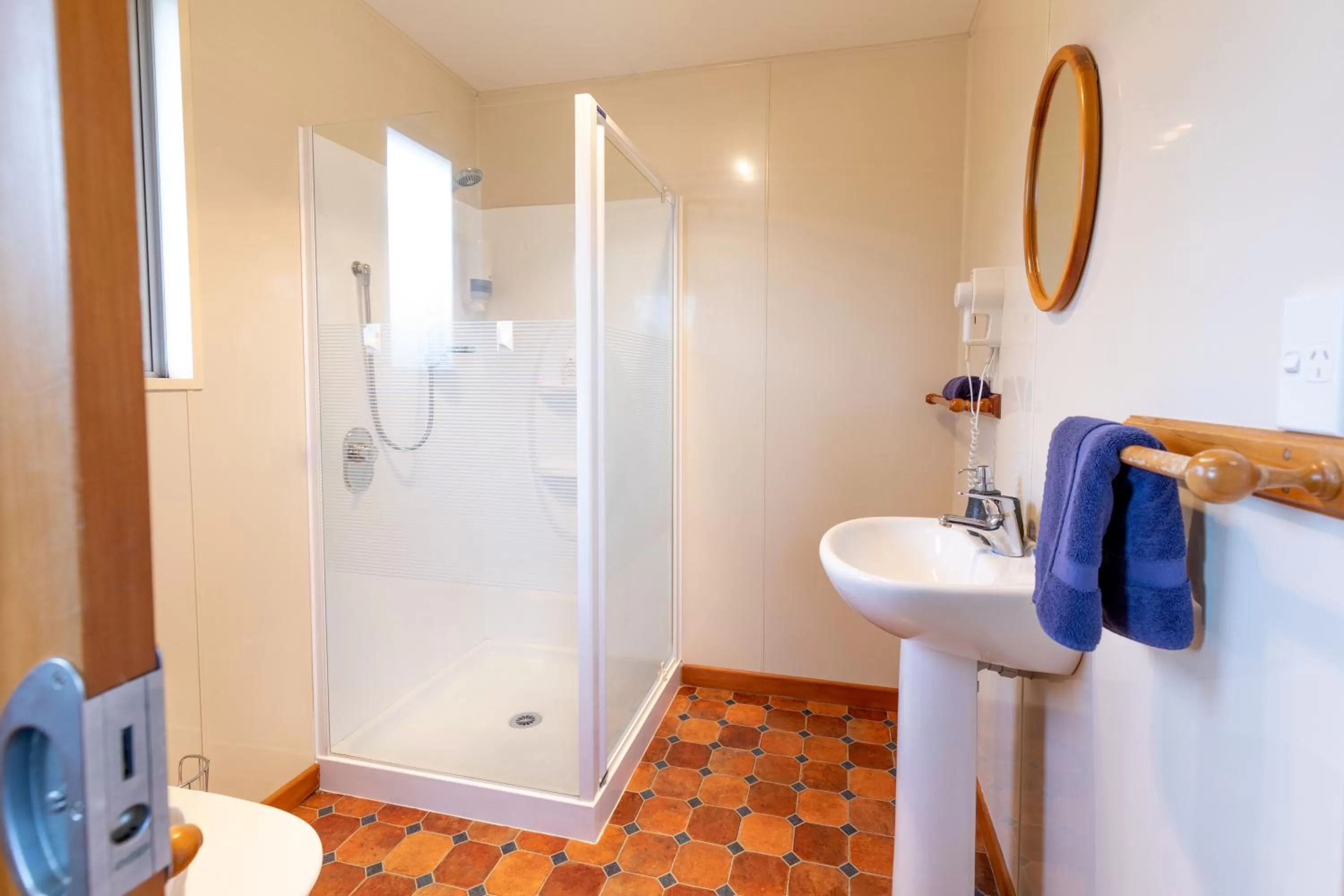 Bathroom in Alpine View Motel