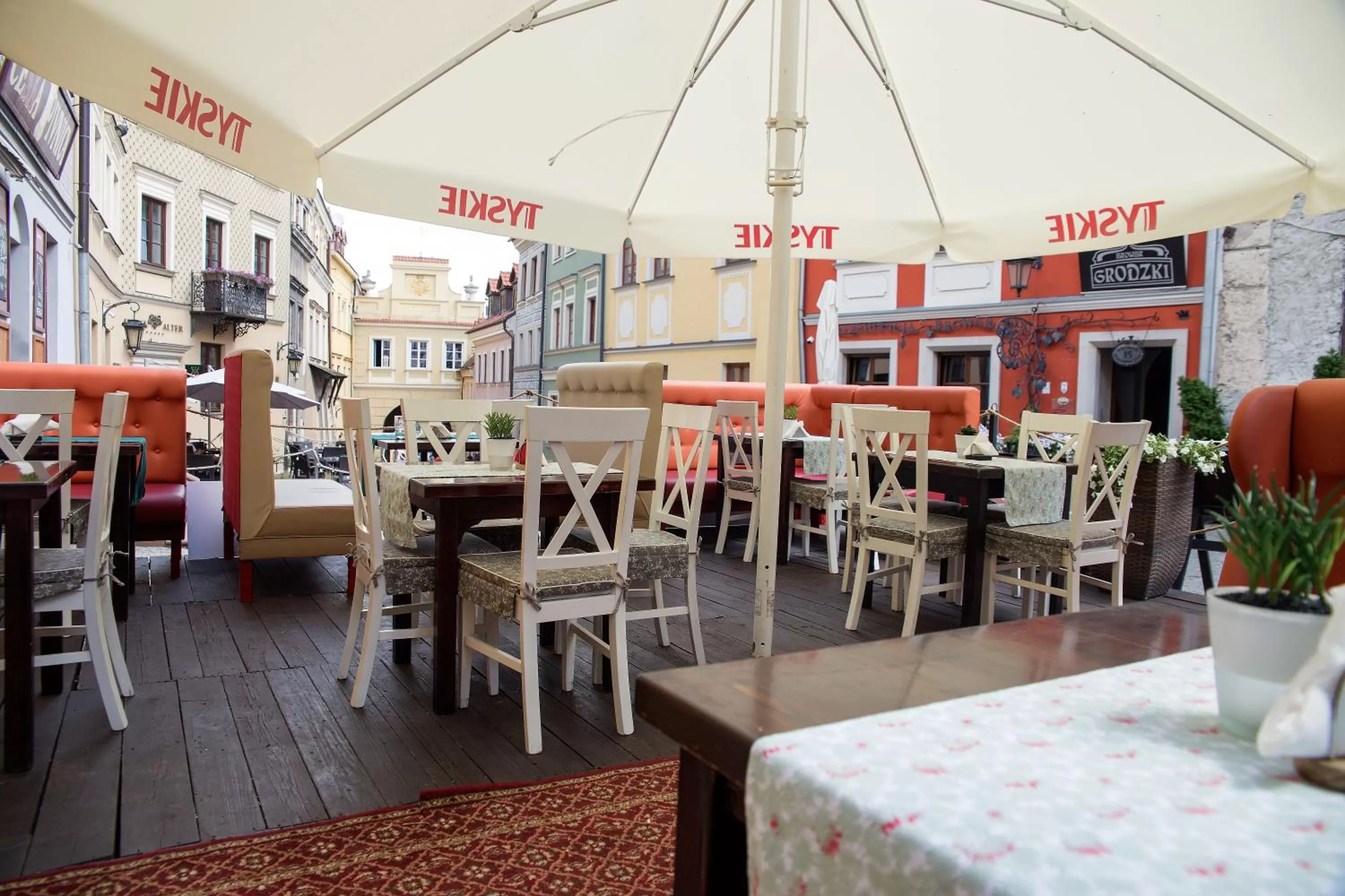 Restaurant/Places to Eat in Prudentia Residence Qulturalna