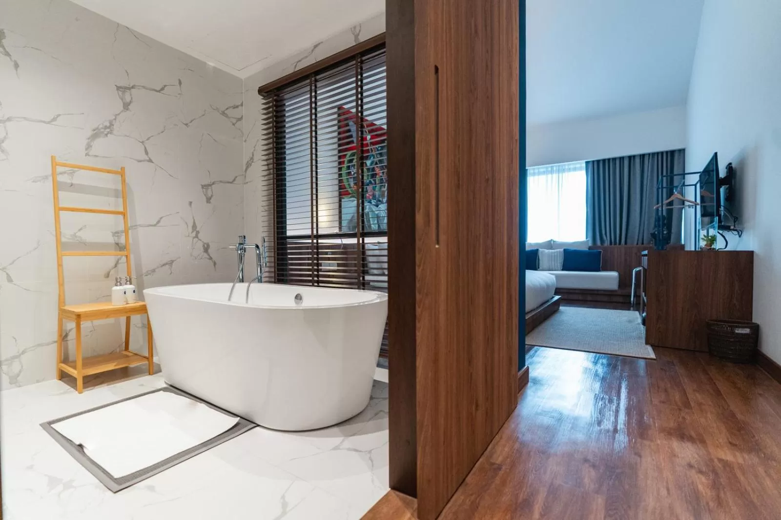 Bath in QUU HOTEL Chiang Mai