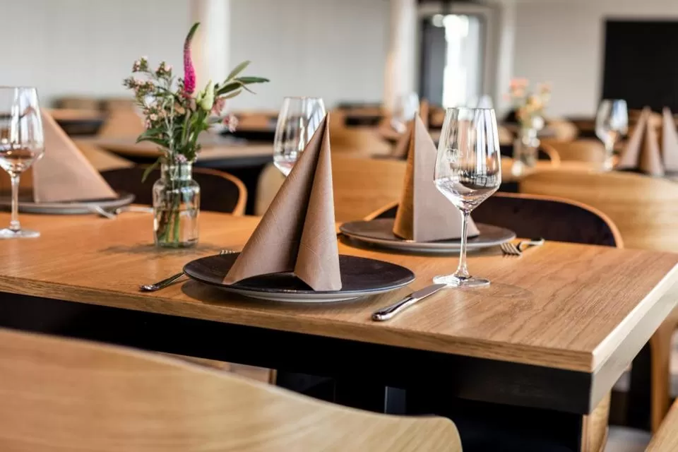 Restaurant/places to eat in GINN Hotel Hamburg Elbspeicher