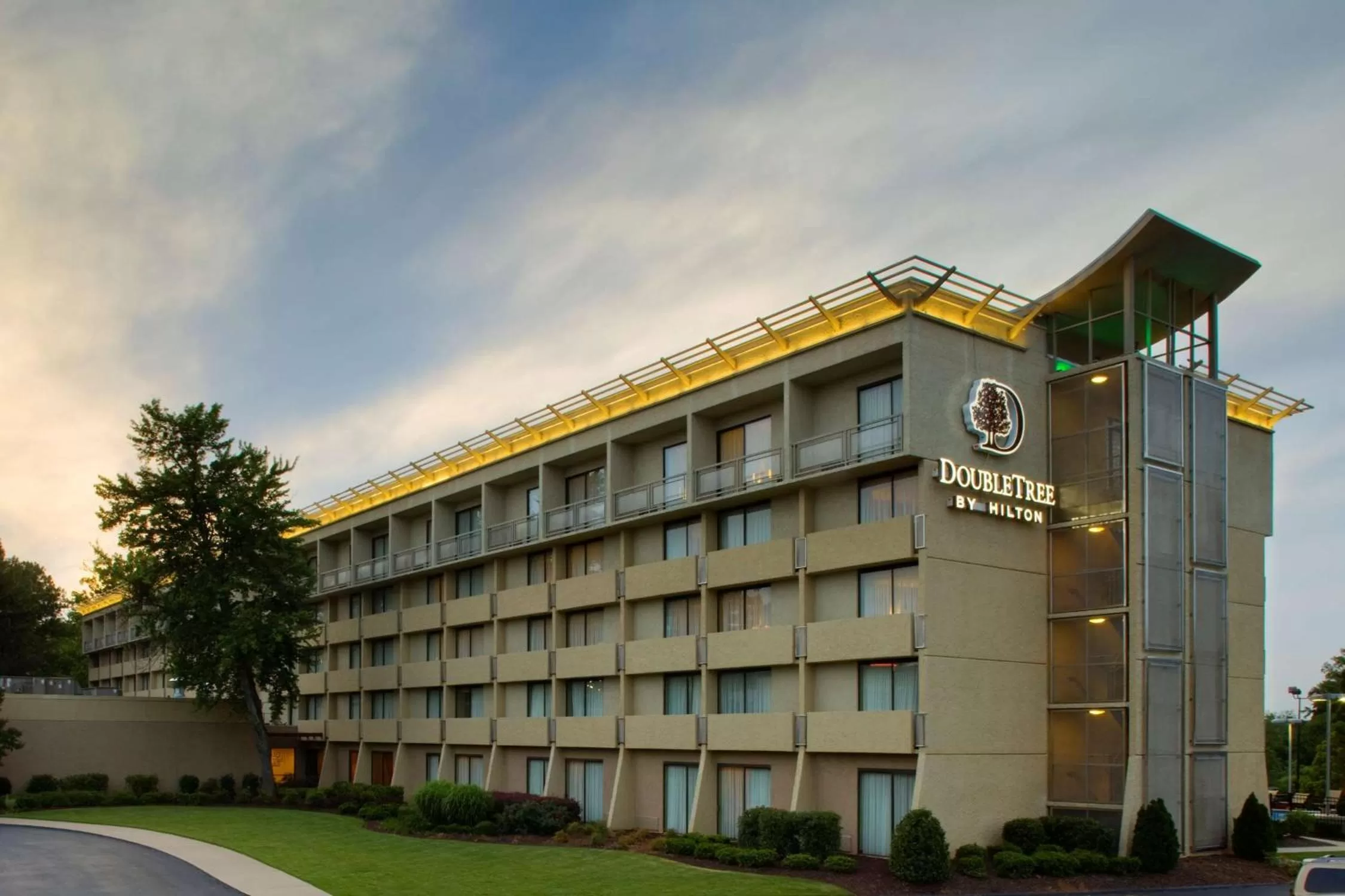 Property building in DoubleTree by Hilton Atlanta Northeast/Northlake