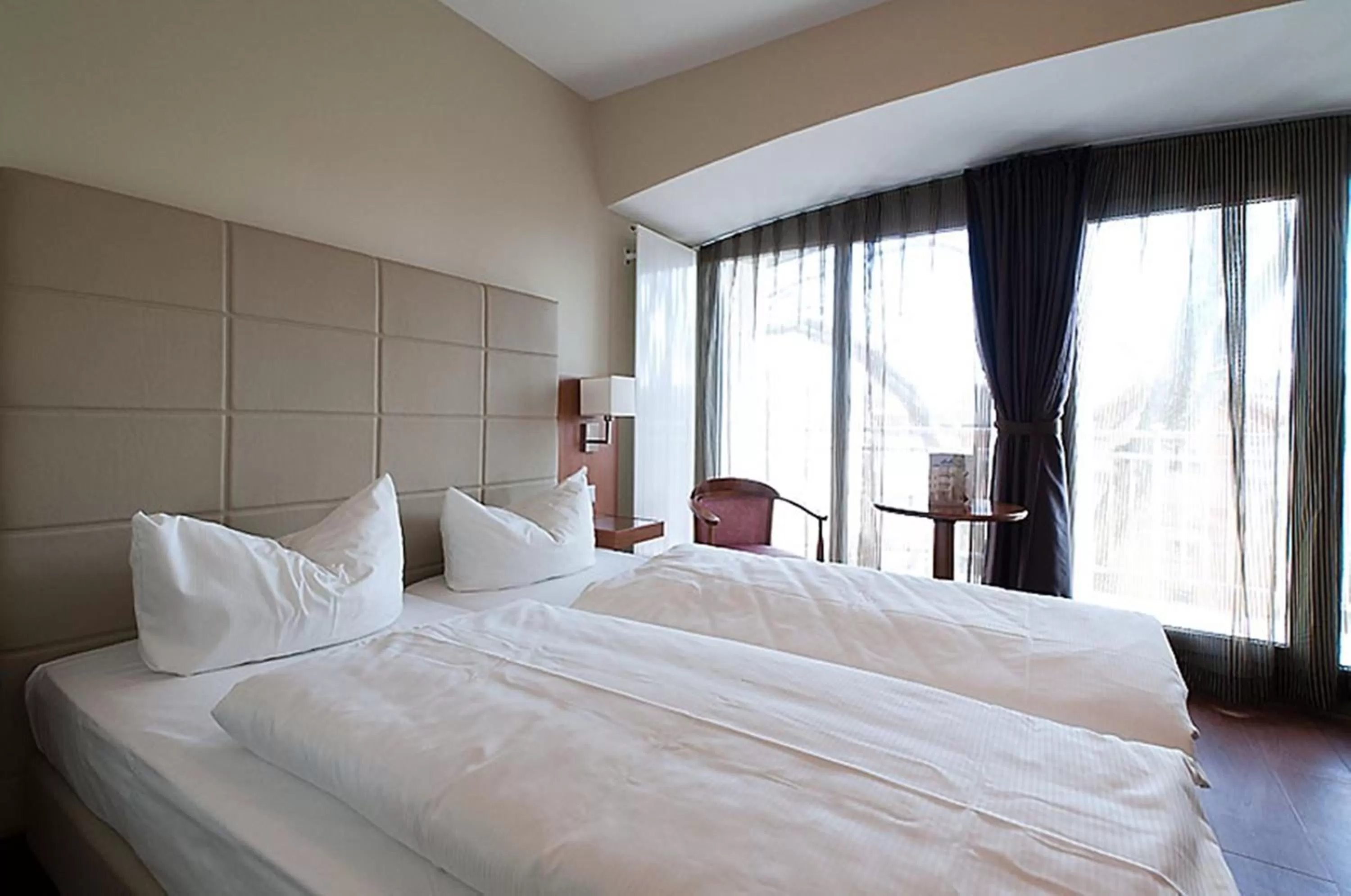 Photo of the whole room, Bed in Hotel Am Blauen Wunder