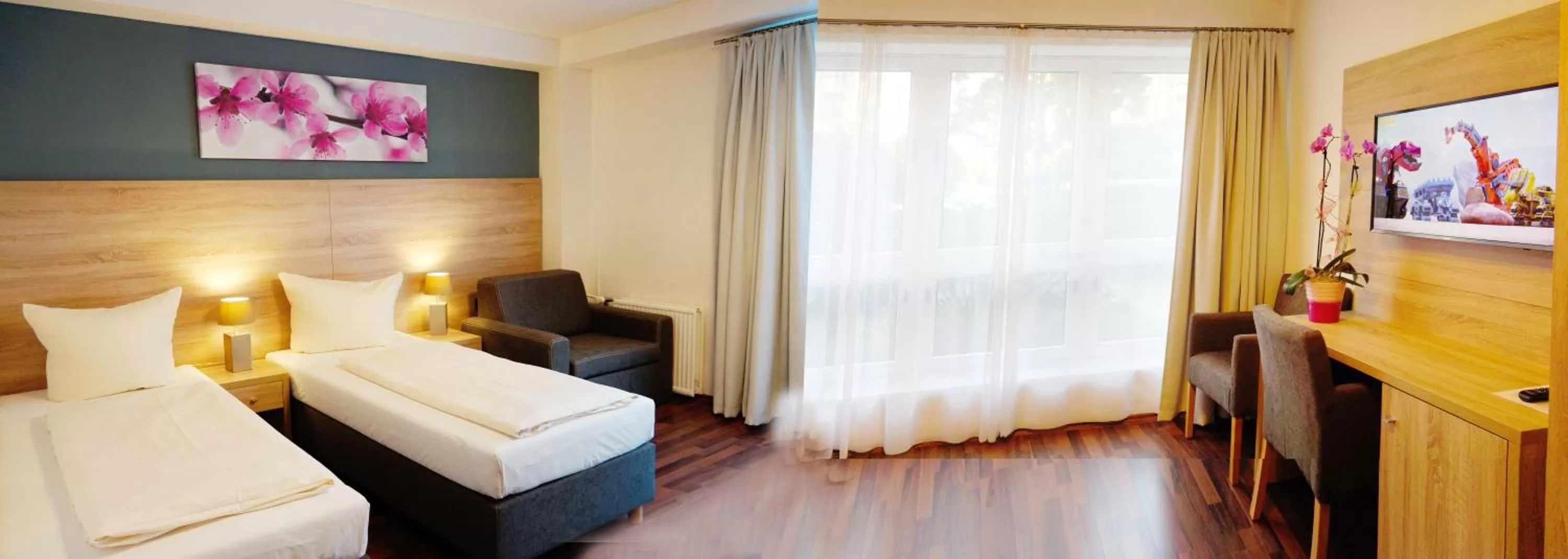 Photo of the whole room in BlnCty Hotel