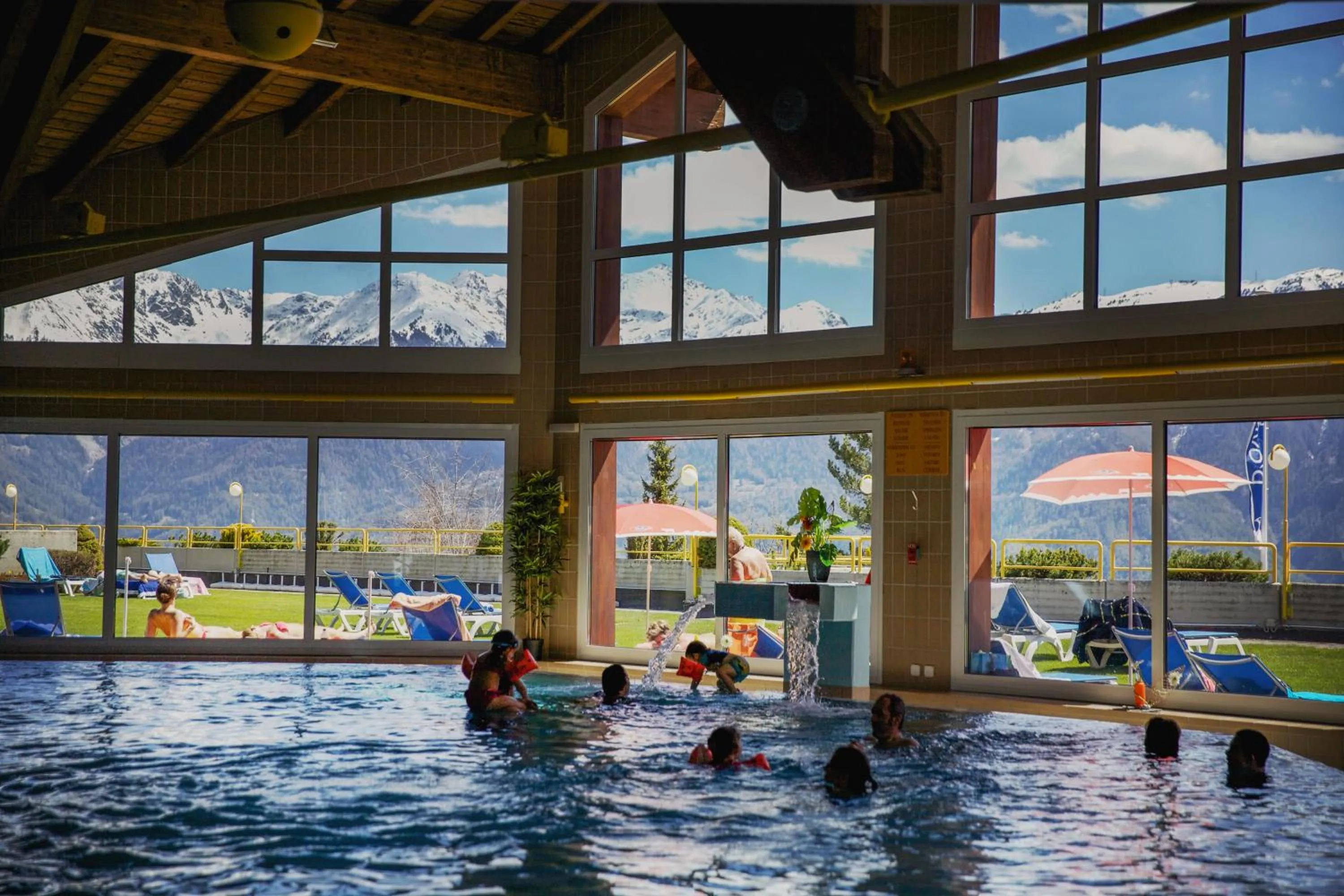 People in Hôtel Les Bains d'Ovronnaz