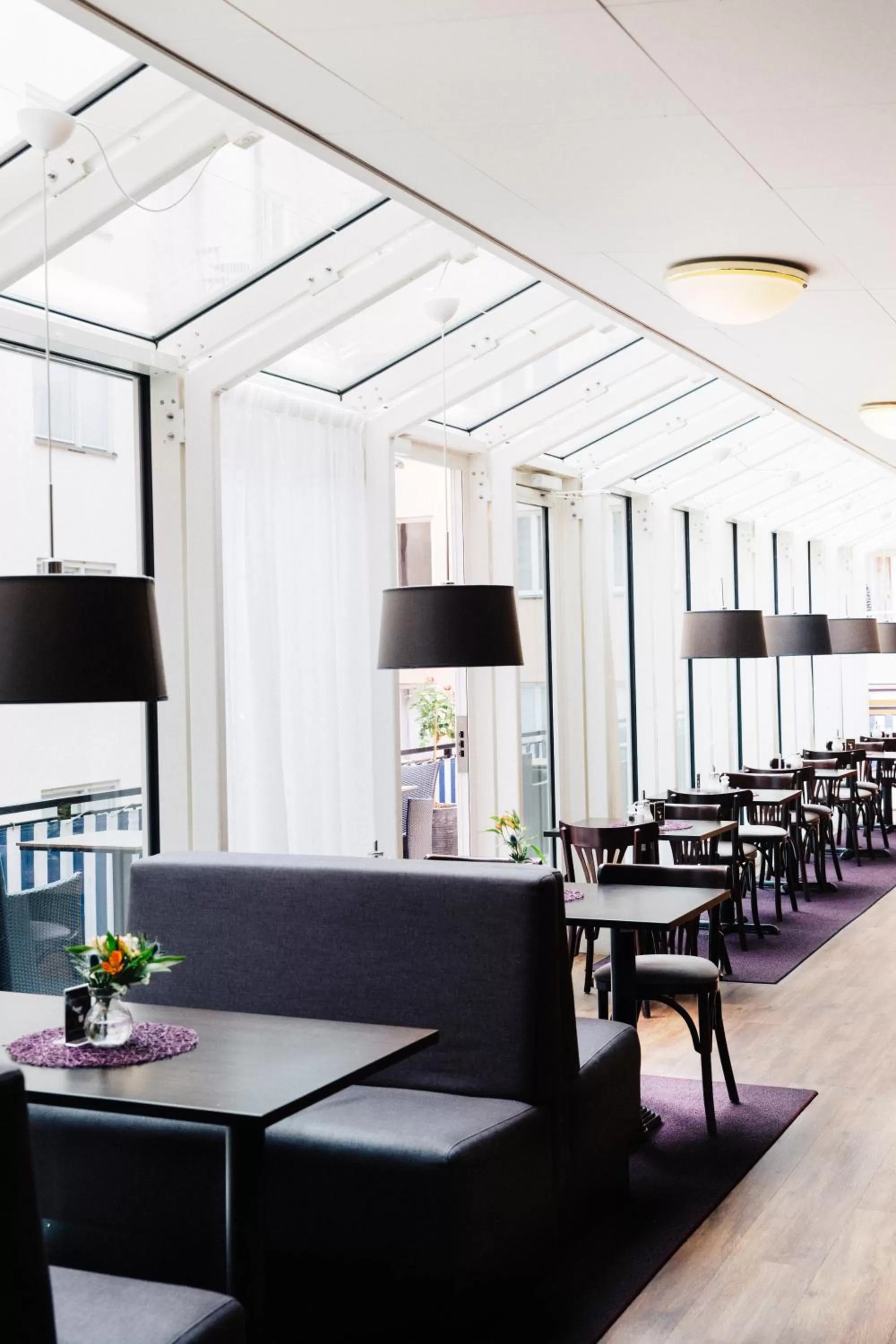 Restaurant/places to eat in Kom Family