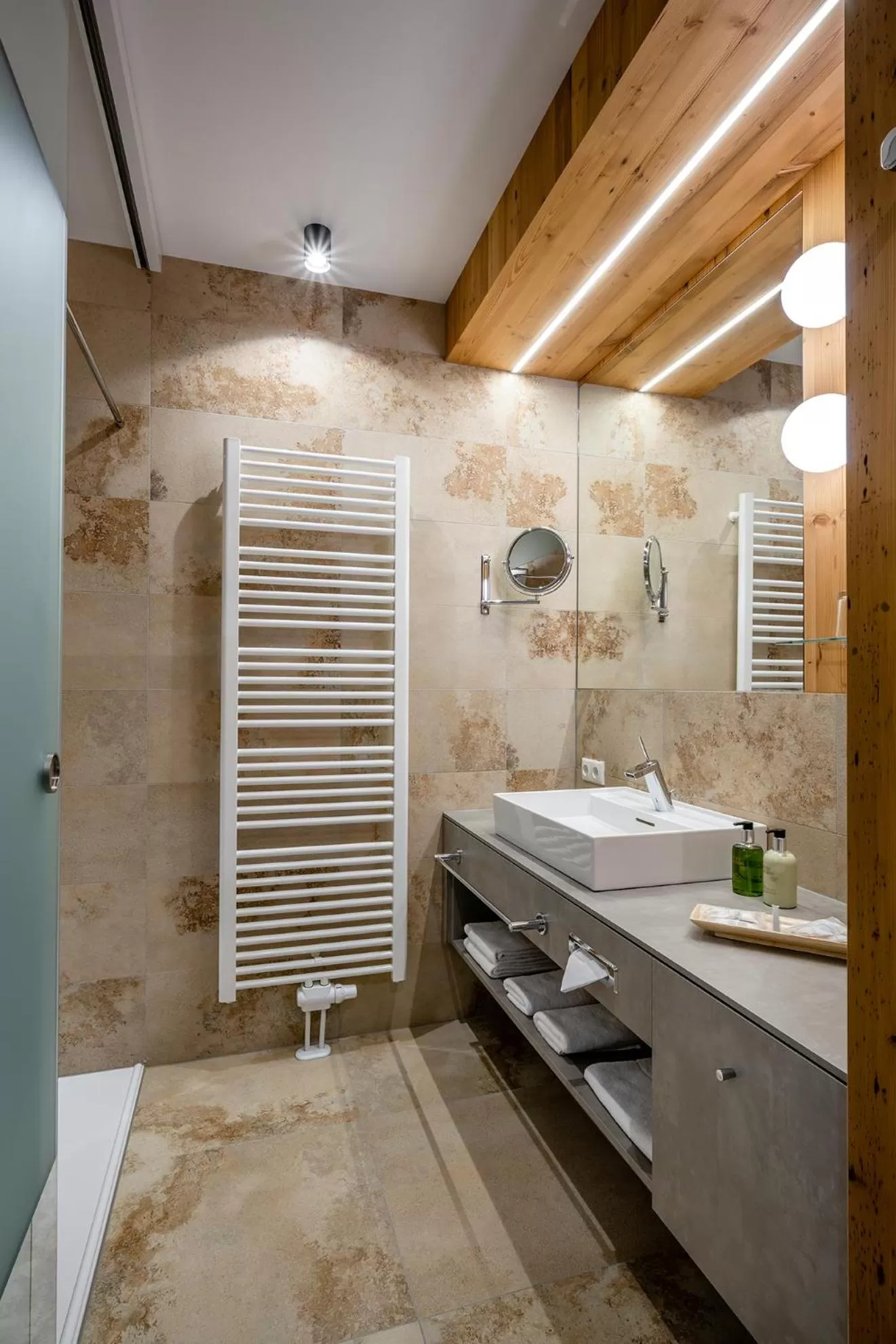 Decorative detail, Bathroom in Landhaus Tanner