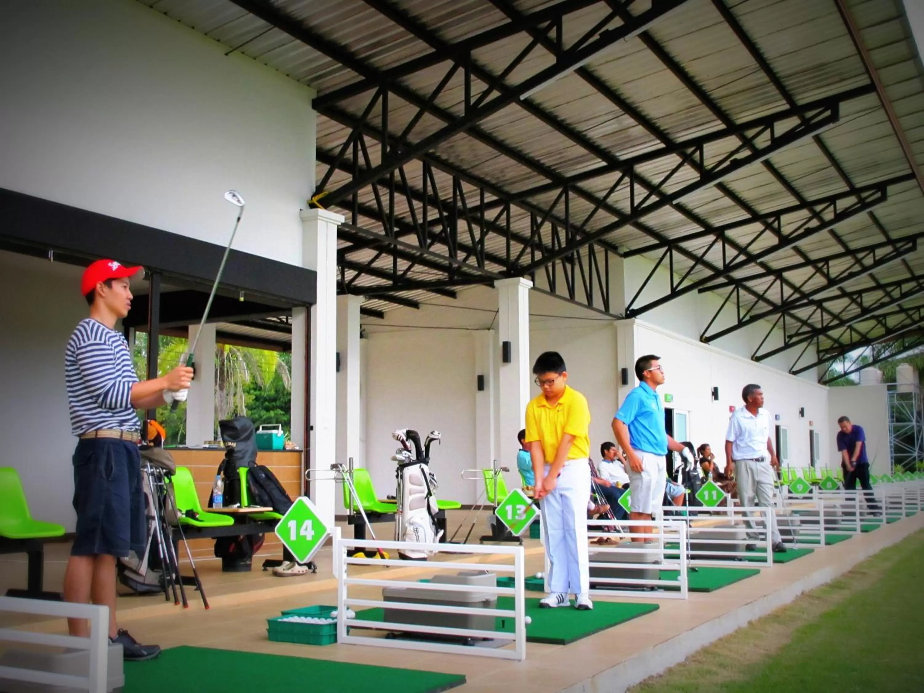 Palm Driving Range & Resort