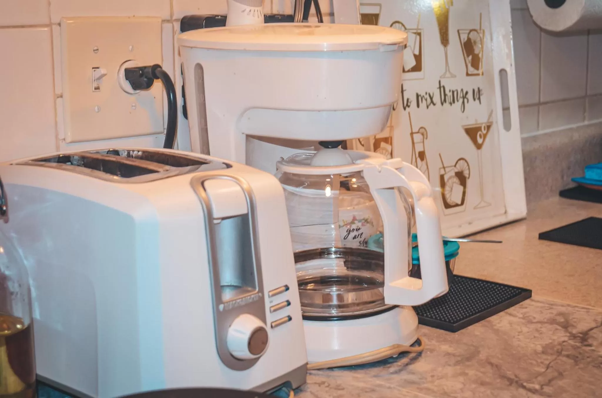 Coffee/tea facilities in Hollywood Light Haven Lodge