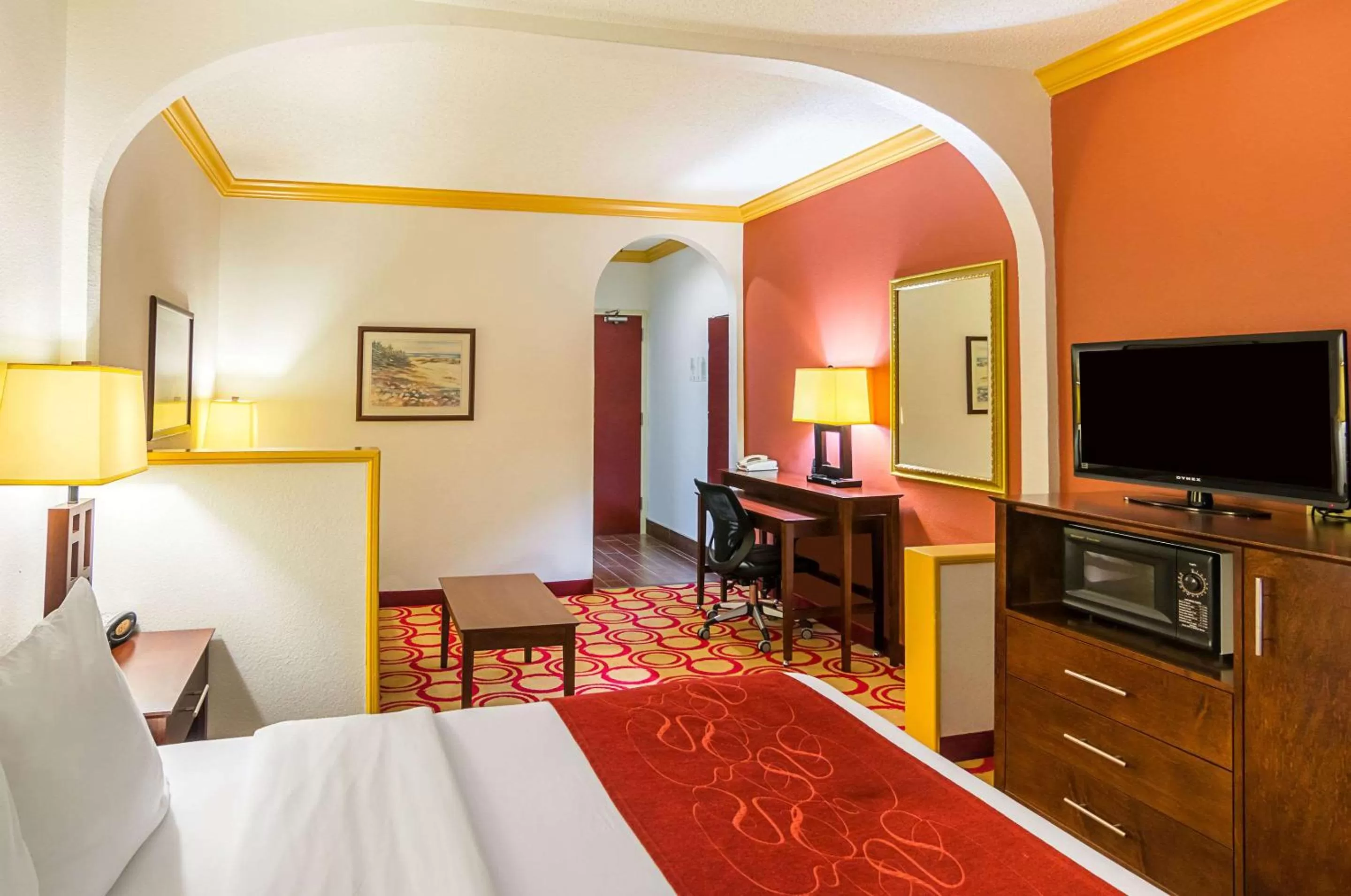 Bedroom, Bed in Quality Suites Lubbock Southwest