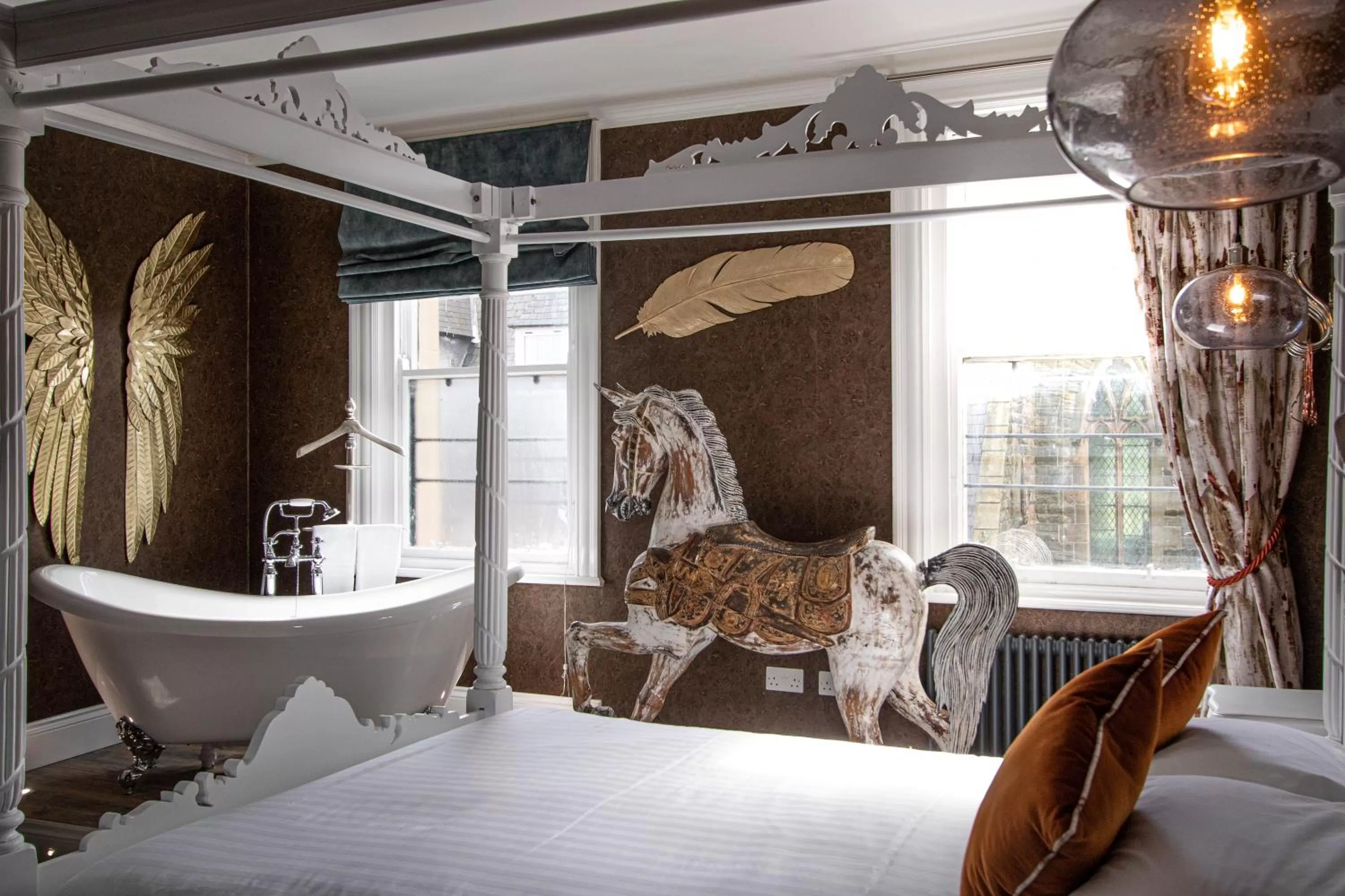 Other, Bed in The Auction House