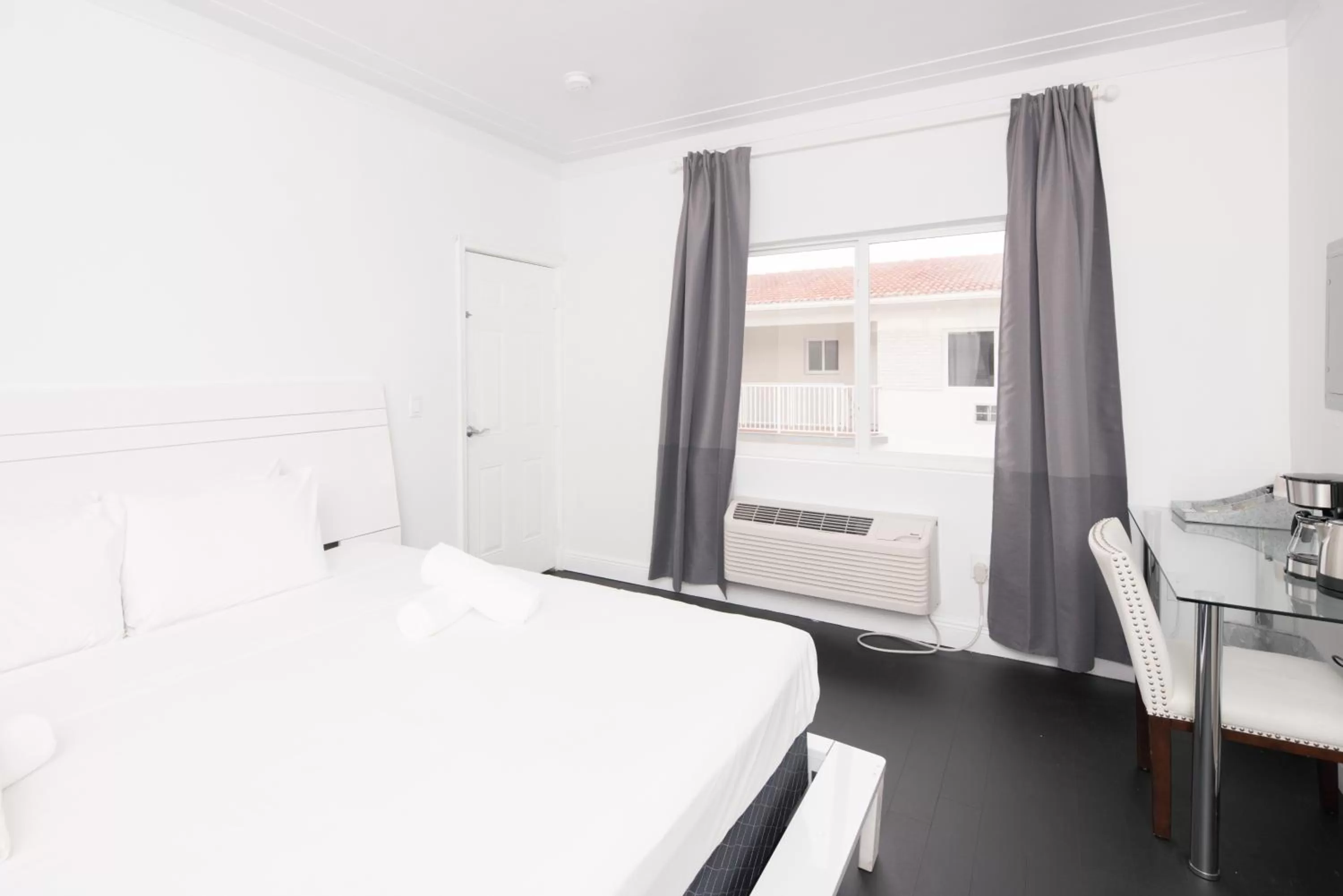 Bed in The Donovan at Miami Beach