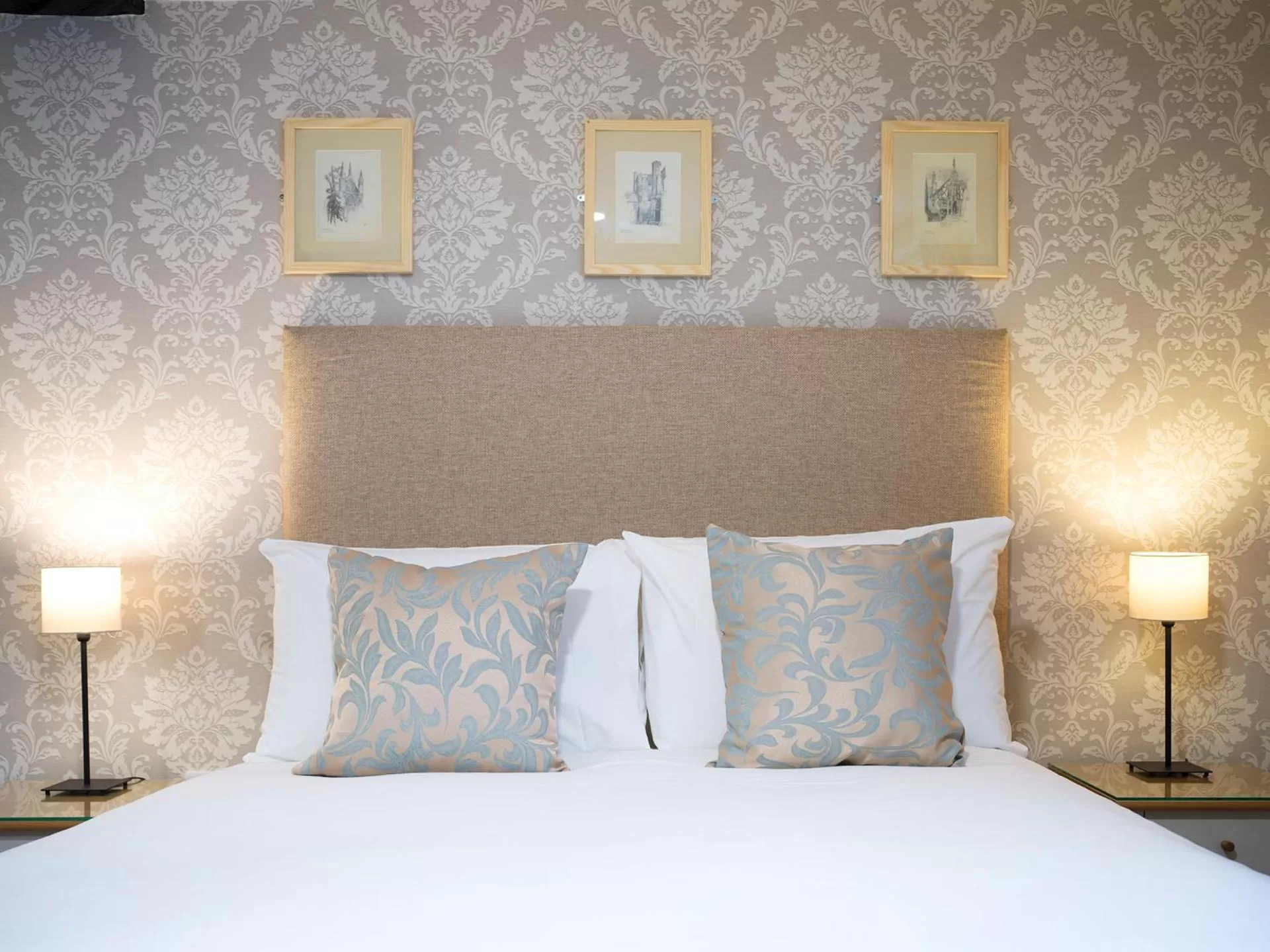 Bedroom, Bed in The Merchant's House, BW Signature Collection