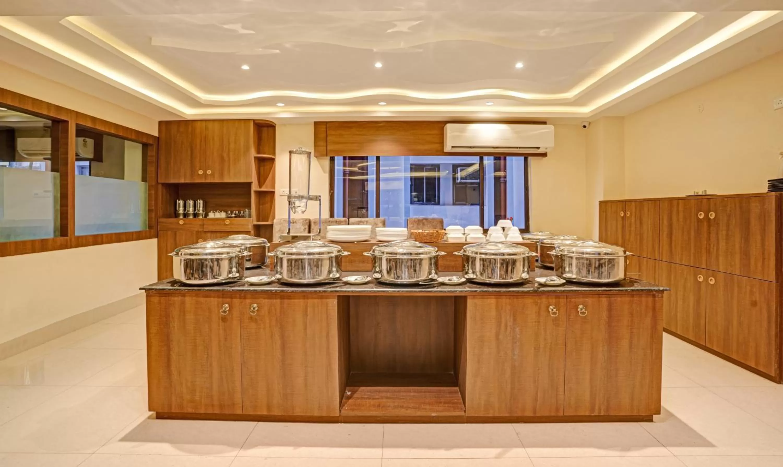 Restaurant/places to eat in Treebo Indrapuri Hotel & Resort, Siliguri Junction