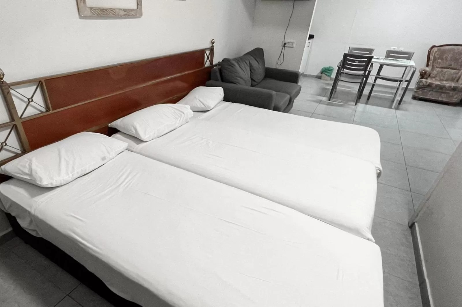 Bedroom, Bed in Hotel Maman