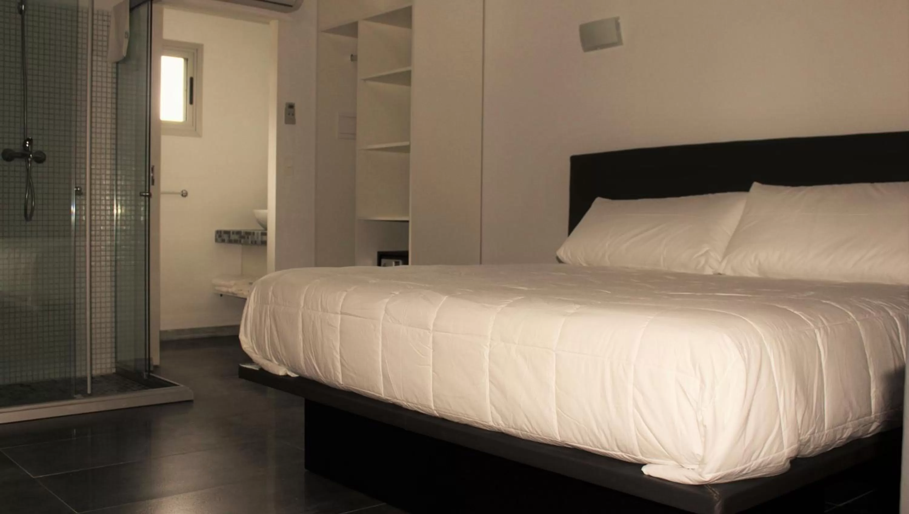 Superior King Room in Undarius Hotel (exclusively gay men)