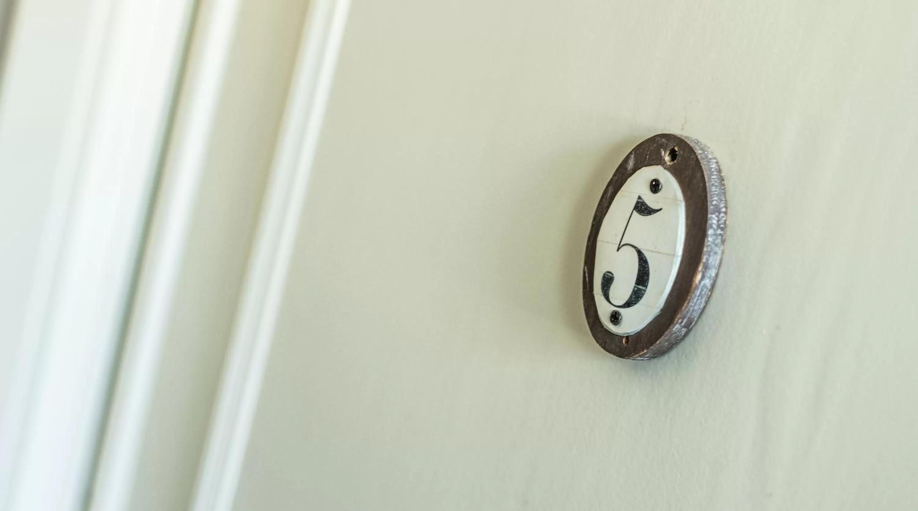 Logo/Certificate/Sign/Award in B&B Maison Rabelais