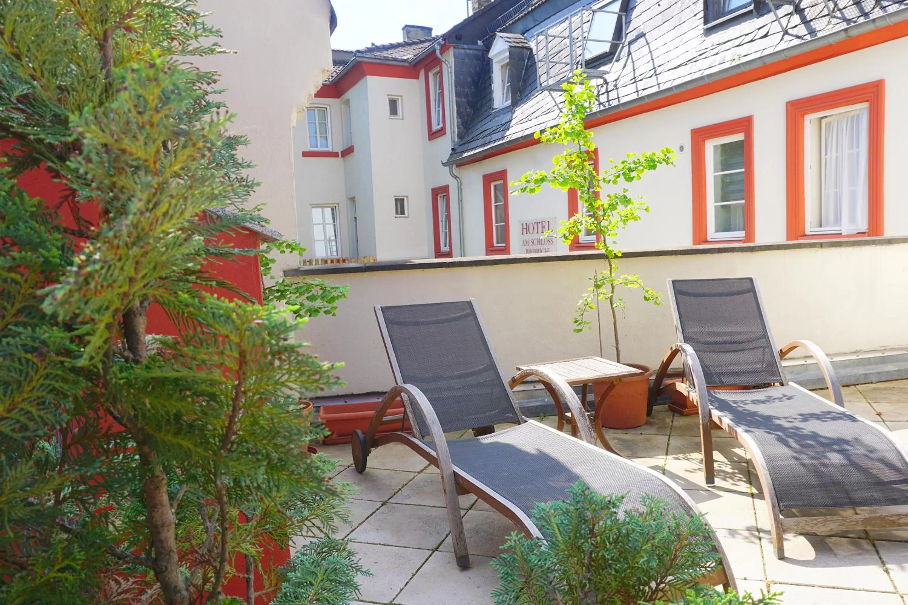 Patio in Hotel Am Schloss Biebrich