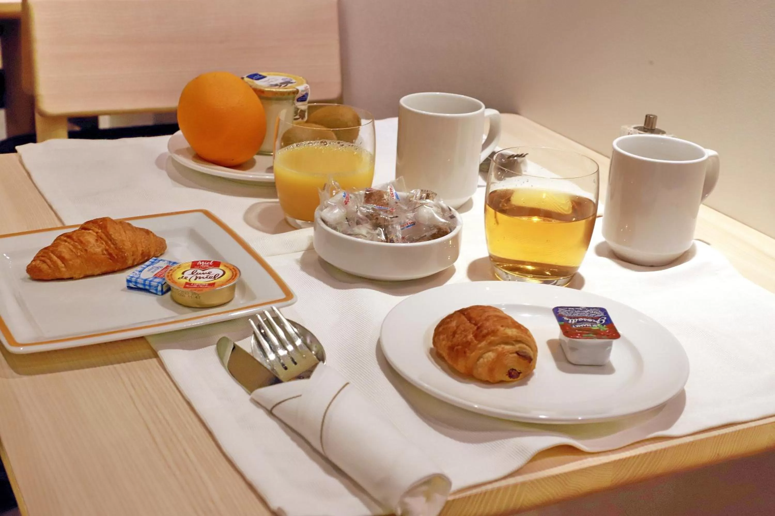 Food in Best Western Hotel du Mucem