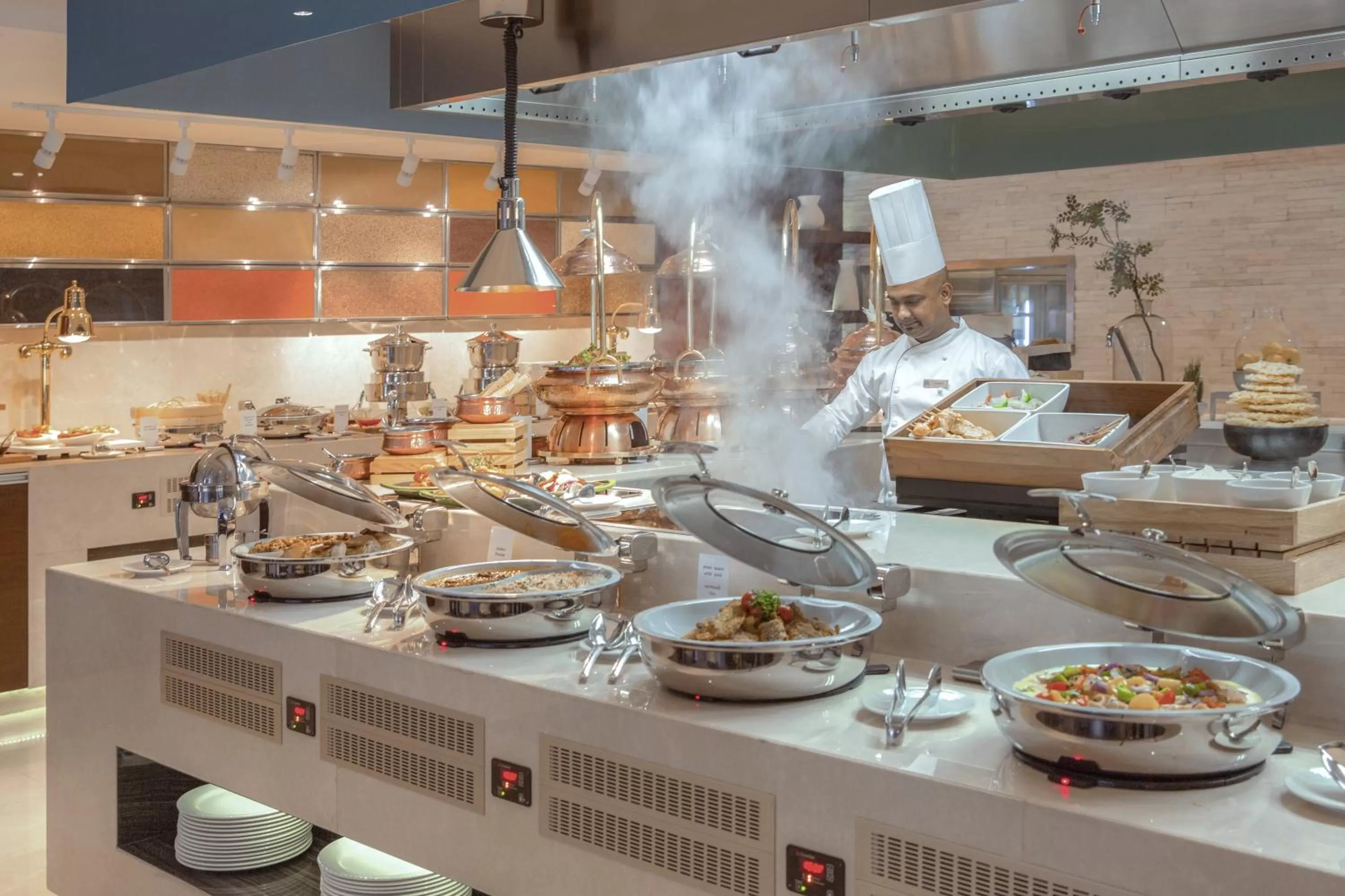 Restaurant/places to eat in Rosh Rayhaan by Rotana