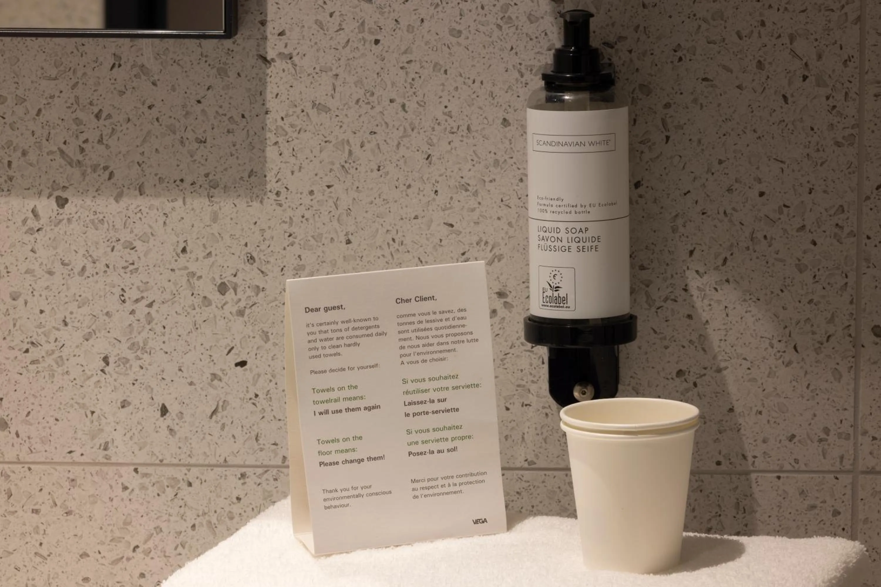 Bathroom in Hôtel de France Gare de Lyon Bastille