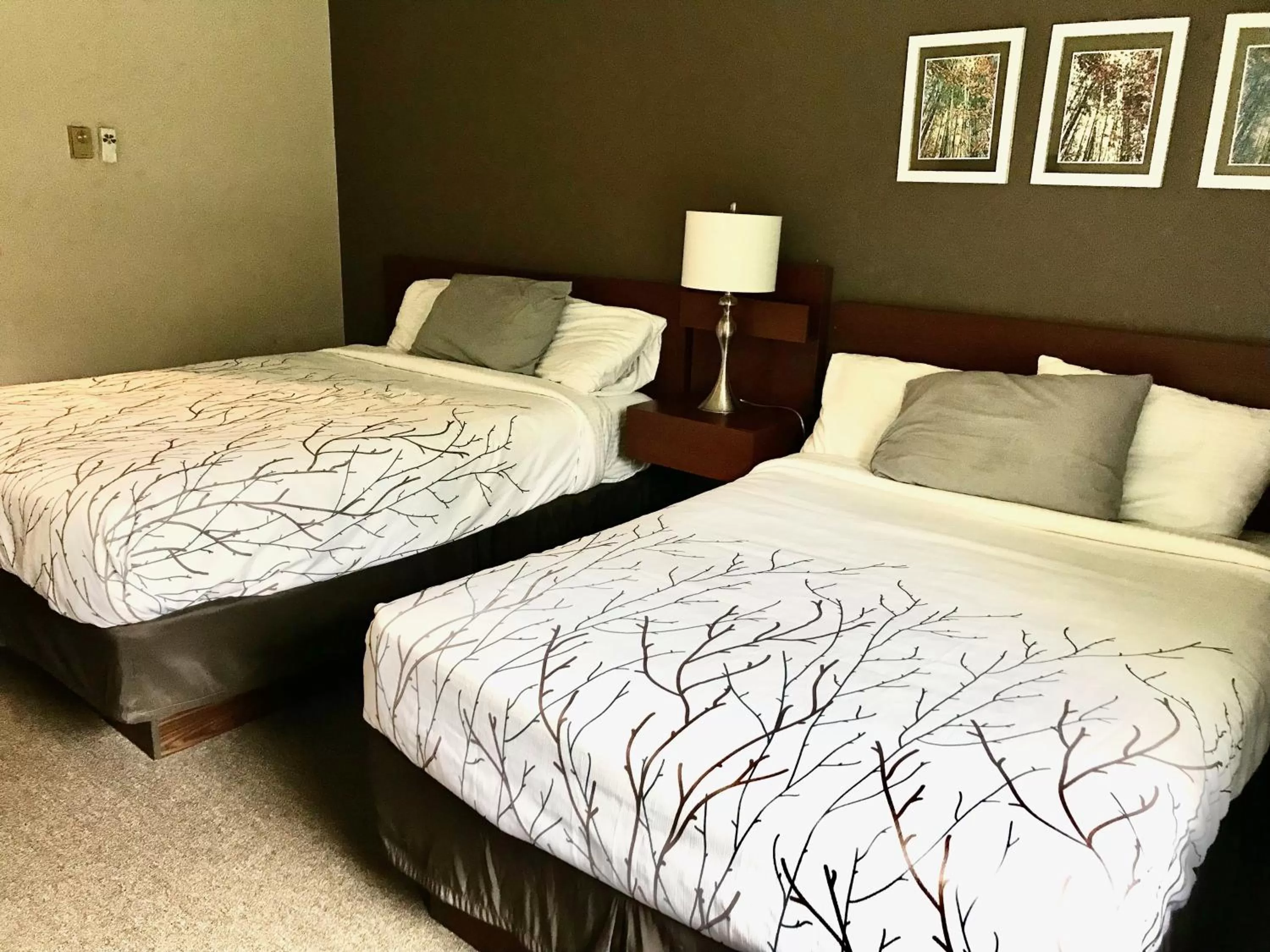 Bed in Hush Lodge and Cottages