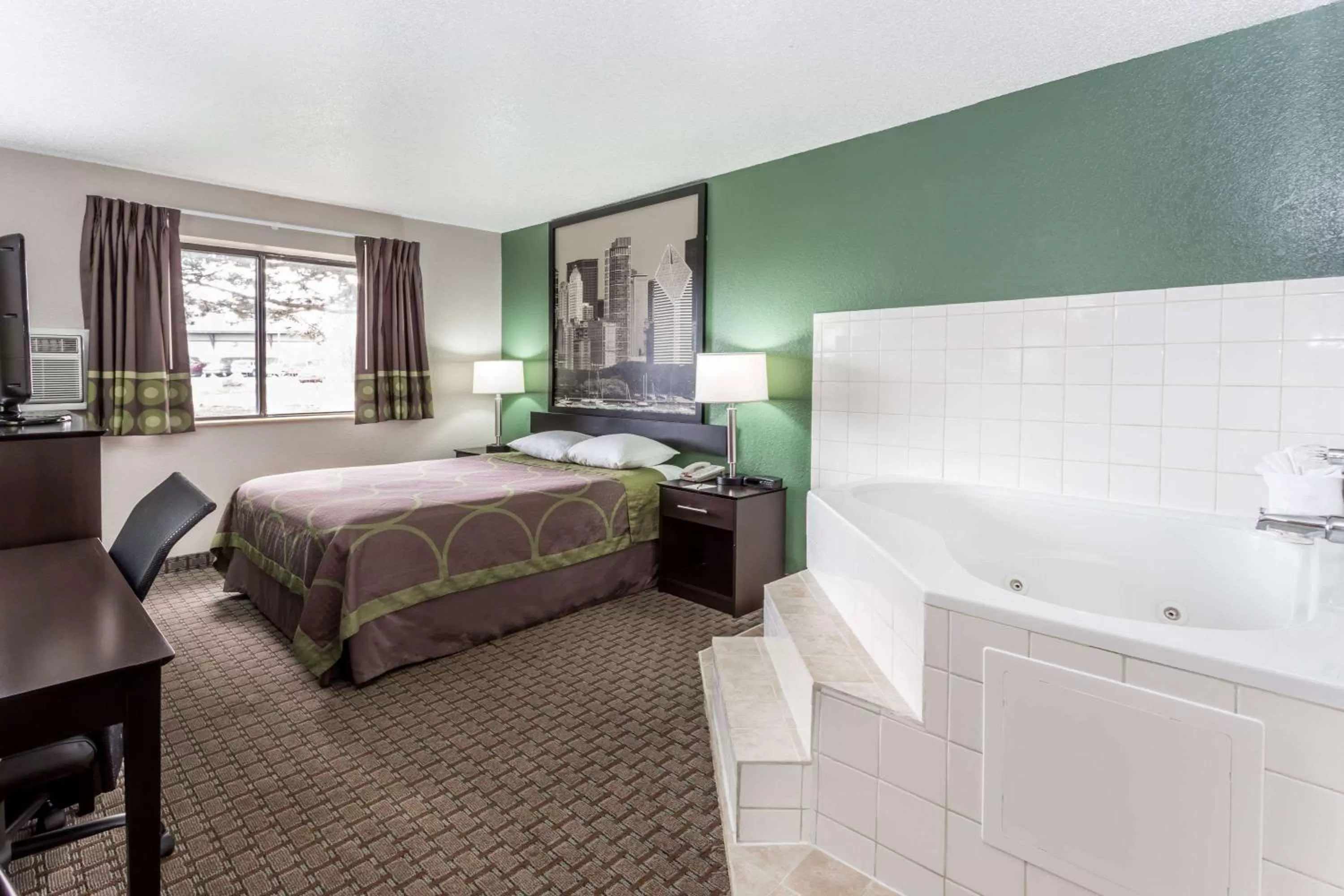 Photo of the whole room, Bed in Super 8 by Wyndham Mundelein/Libertyville Area