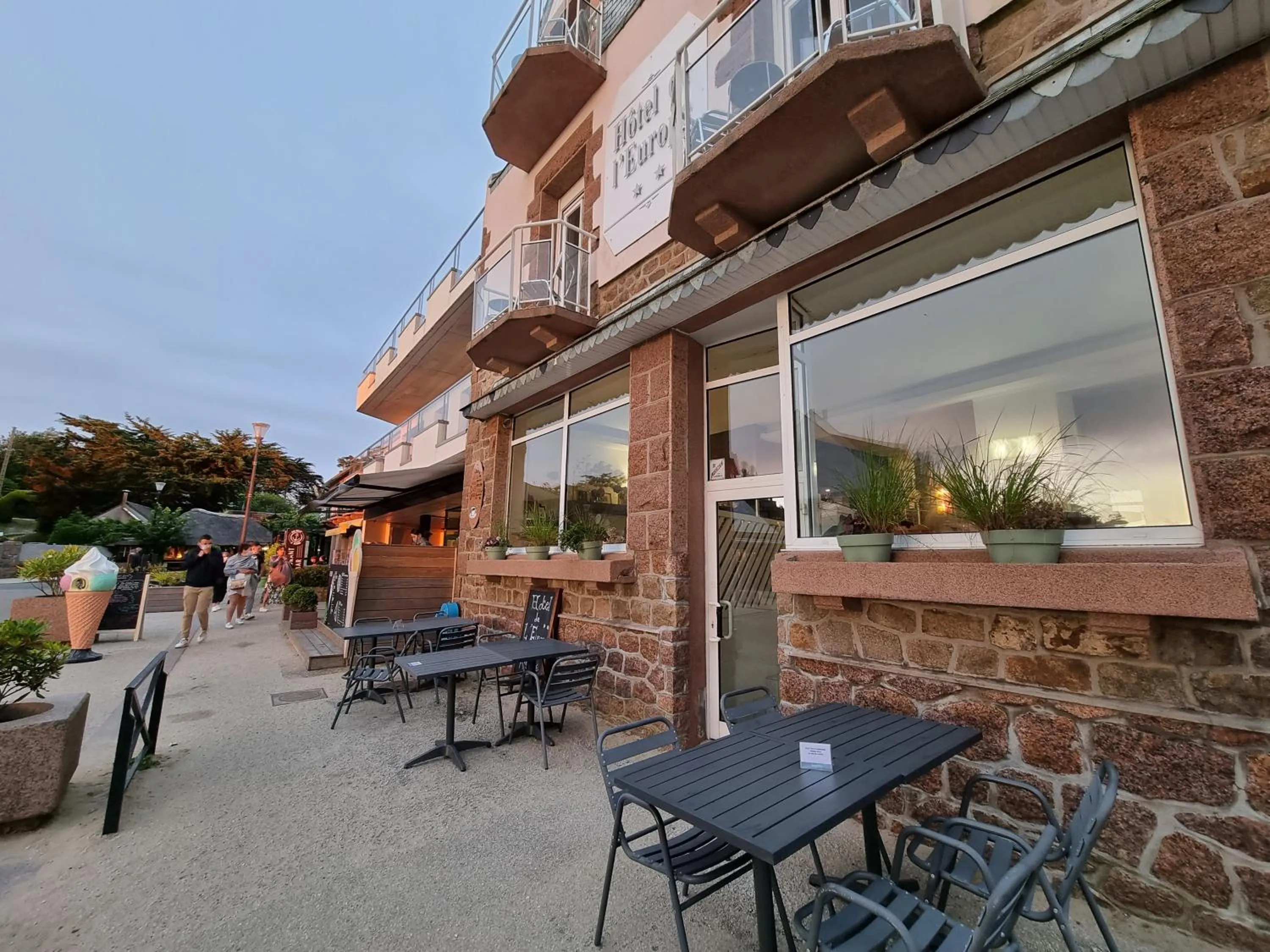 Property building in Hotel De L'Europe