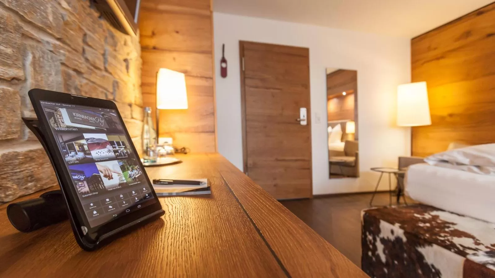 Decorative detail, Bed in Bollenhuthotel Kirnbacher Hof