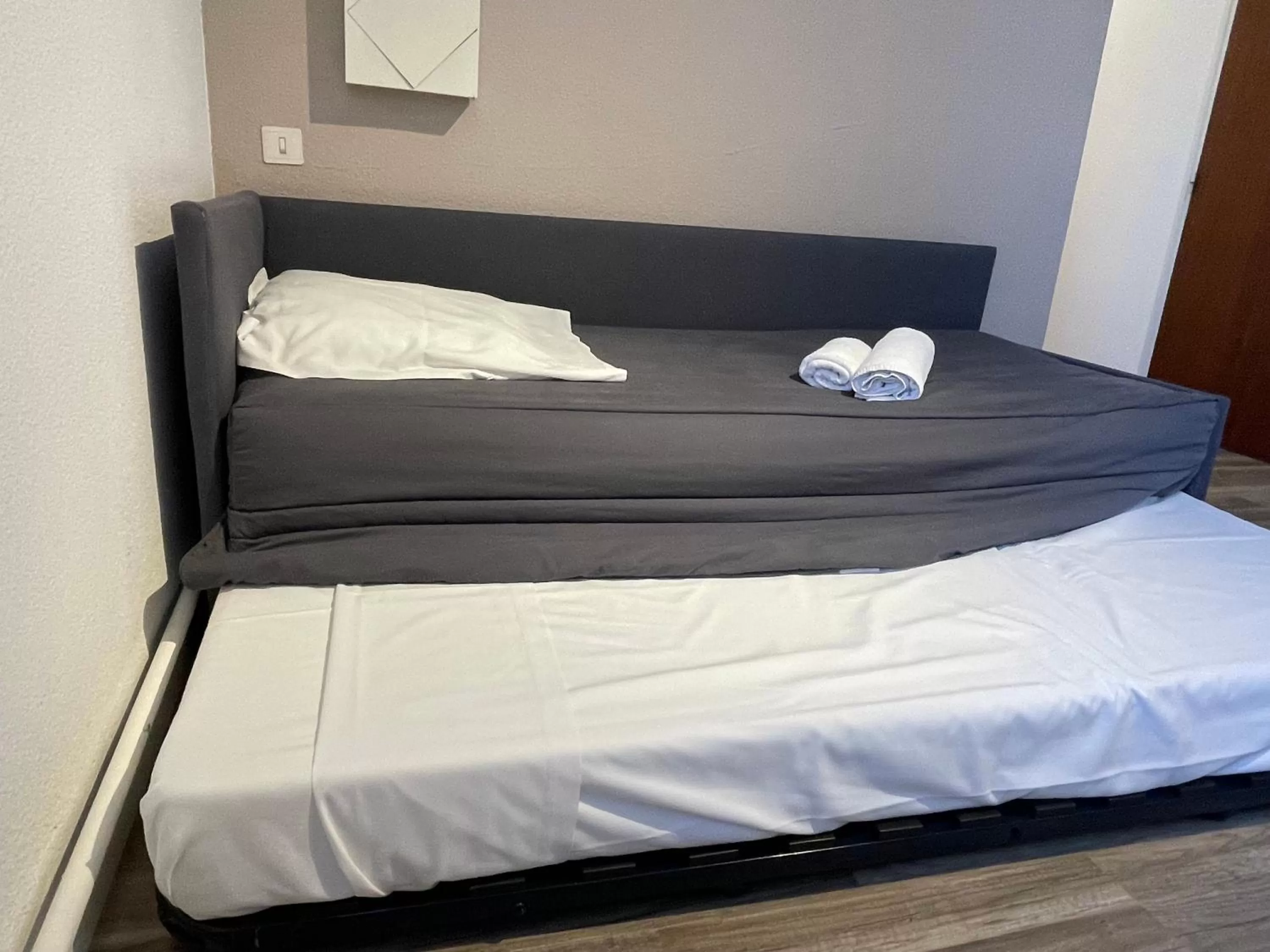 Bed in Hotel Les Chênes