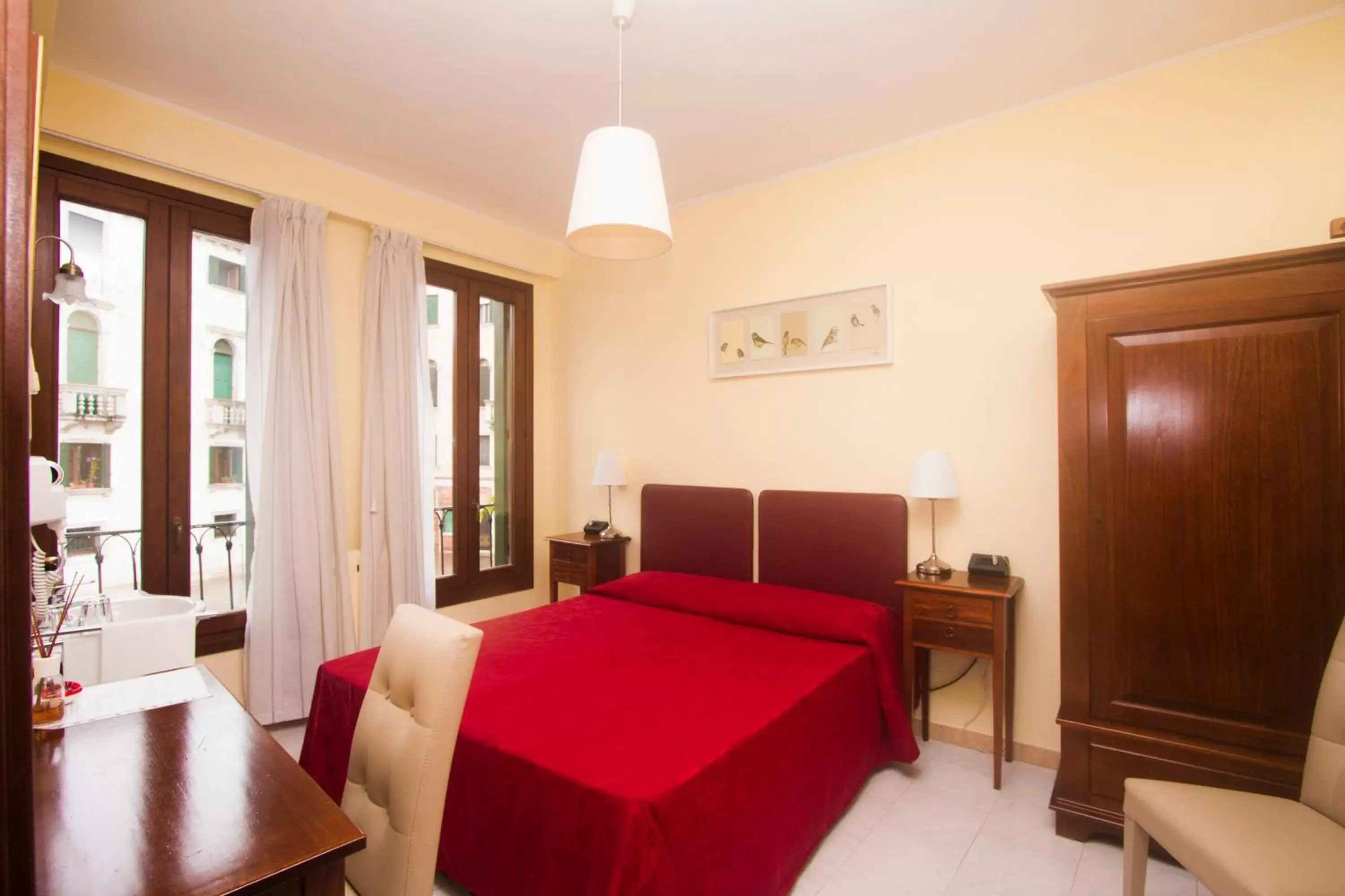 Double Room with No Bathroom (Shared Bathroom) in Hotel dalla Mora Double Room with No Bathroom (Shared Bathroom) in Hotel dalla Mora