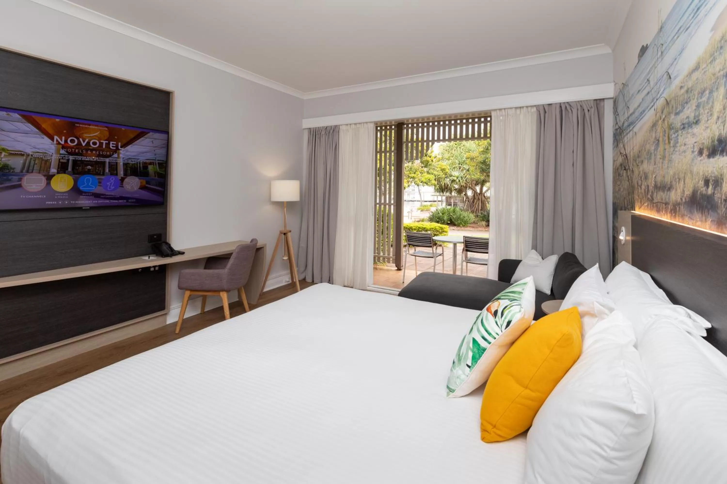 Photo of the whole room, Bed in Novotel Sunshine Coast Resort