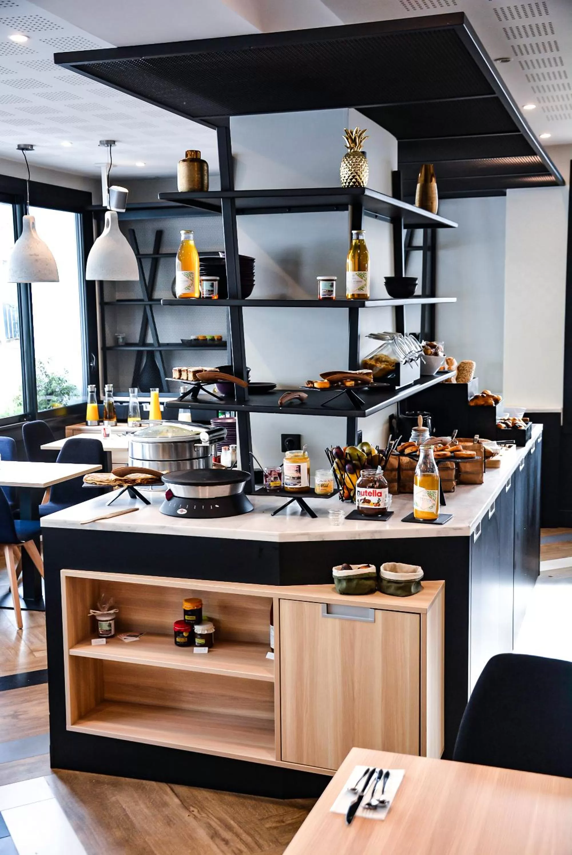 Buffet breakfast in Mercure Lorient Centre