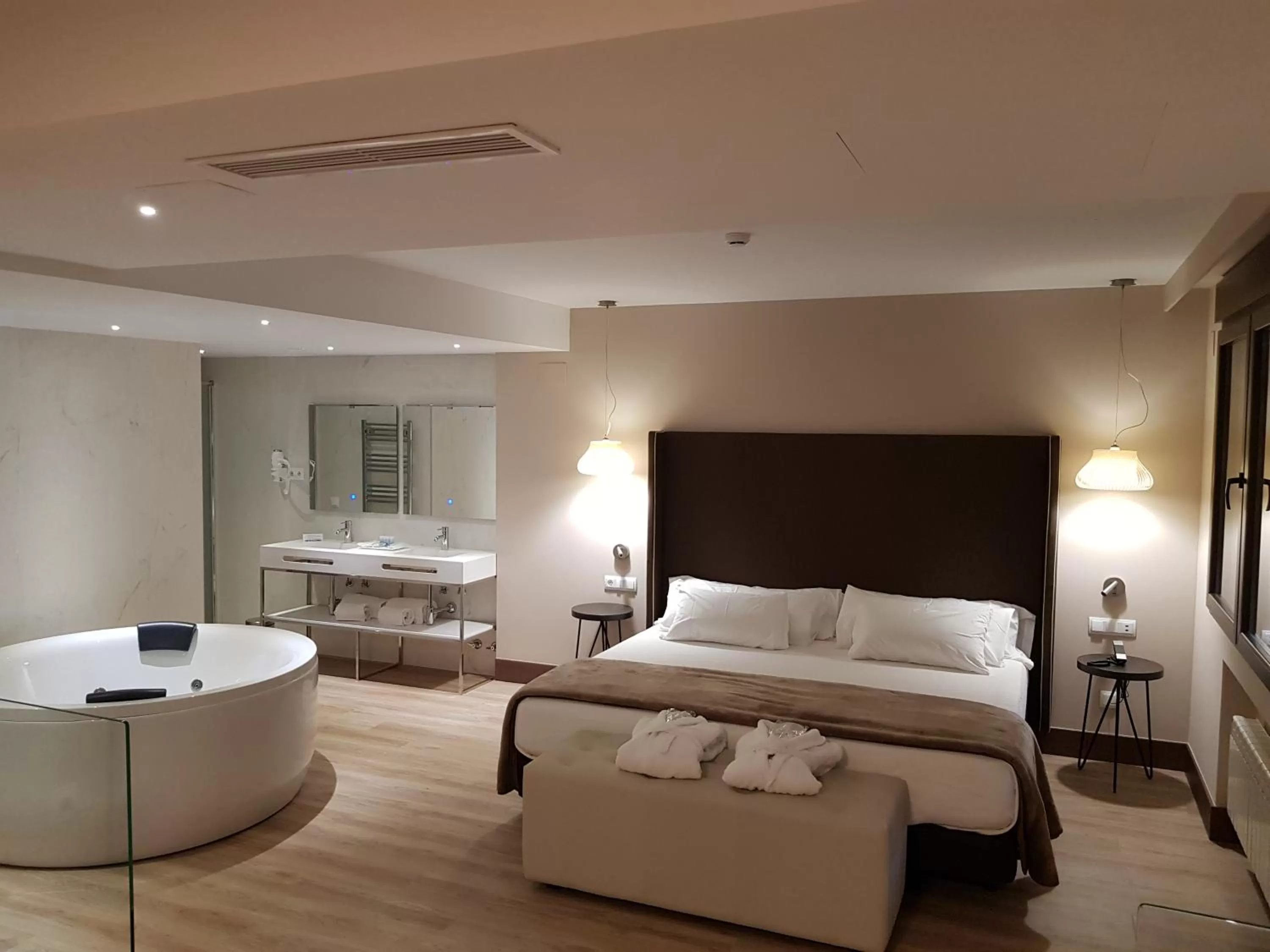 Bedroom, Bed in Hotel Maria Cristina