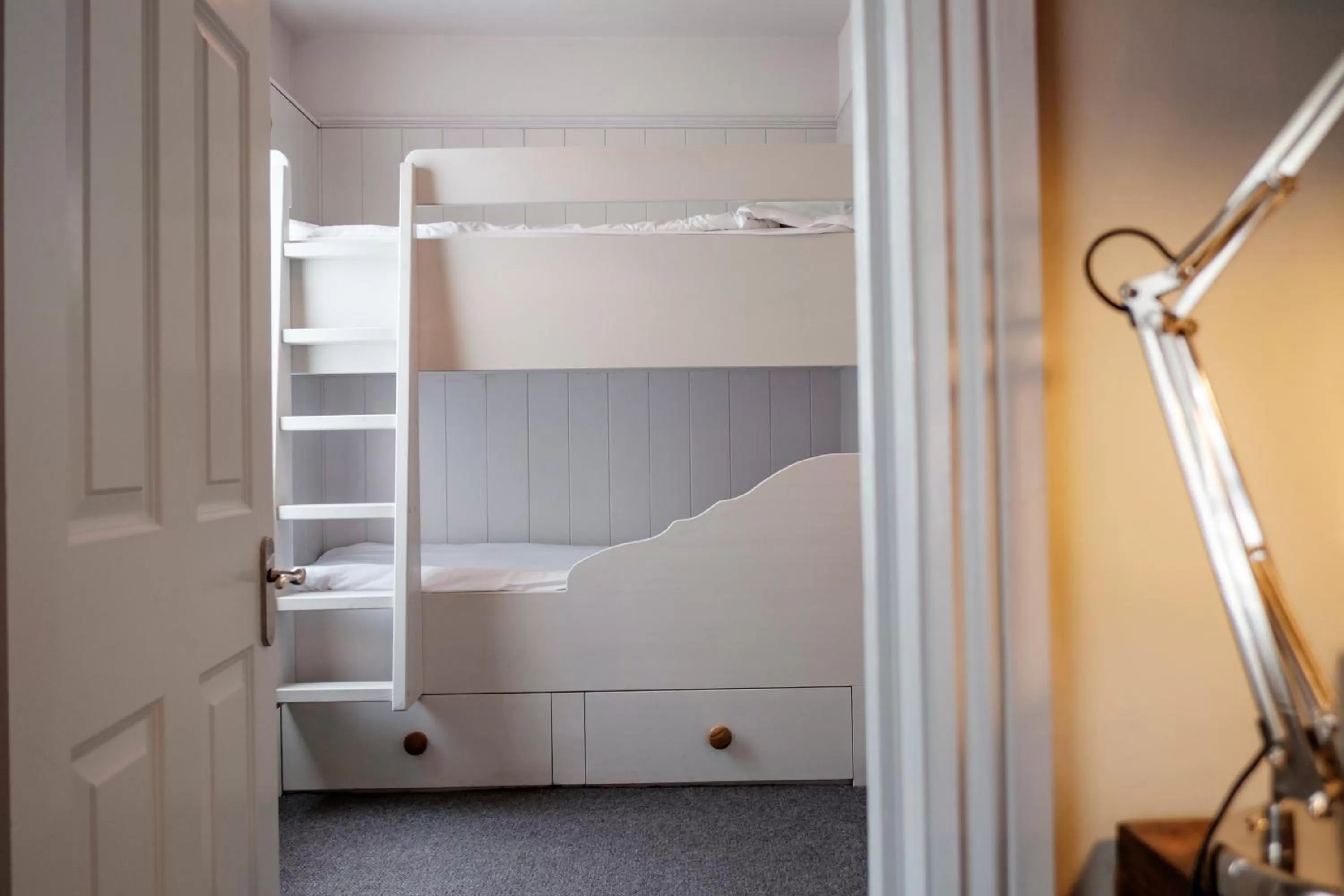 bunk bed, Bed in The Bull Hotel