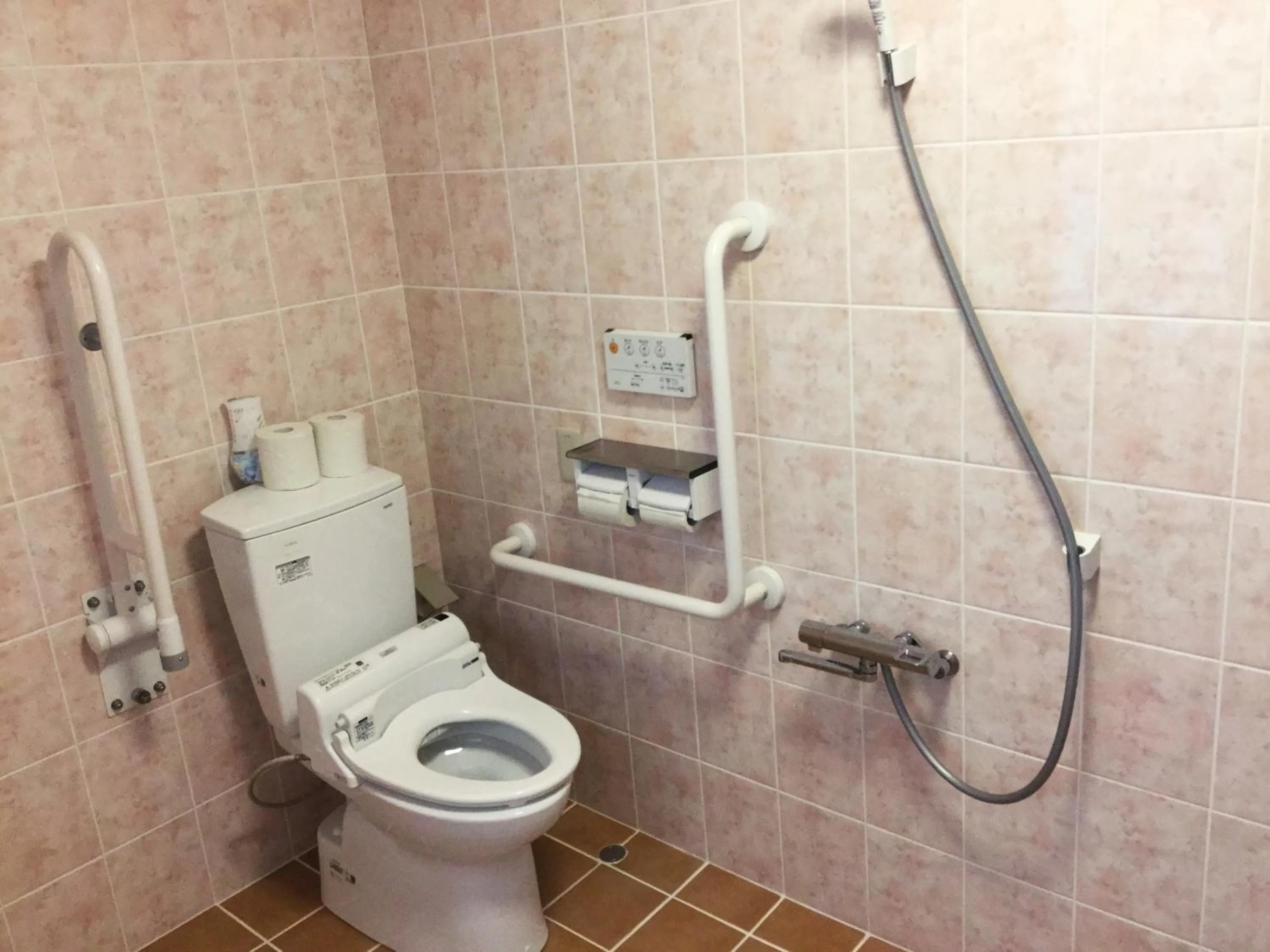 Bathroom in Mr. Kinjo in Makishi