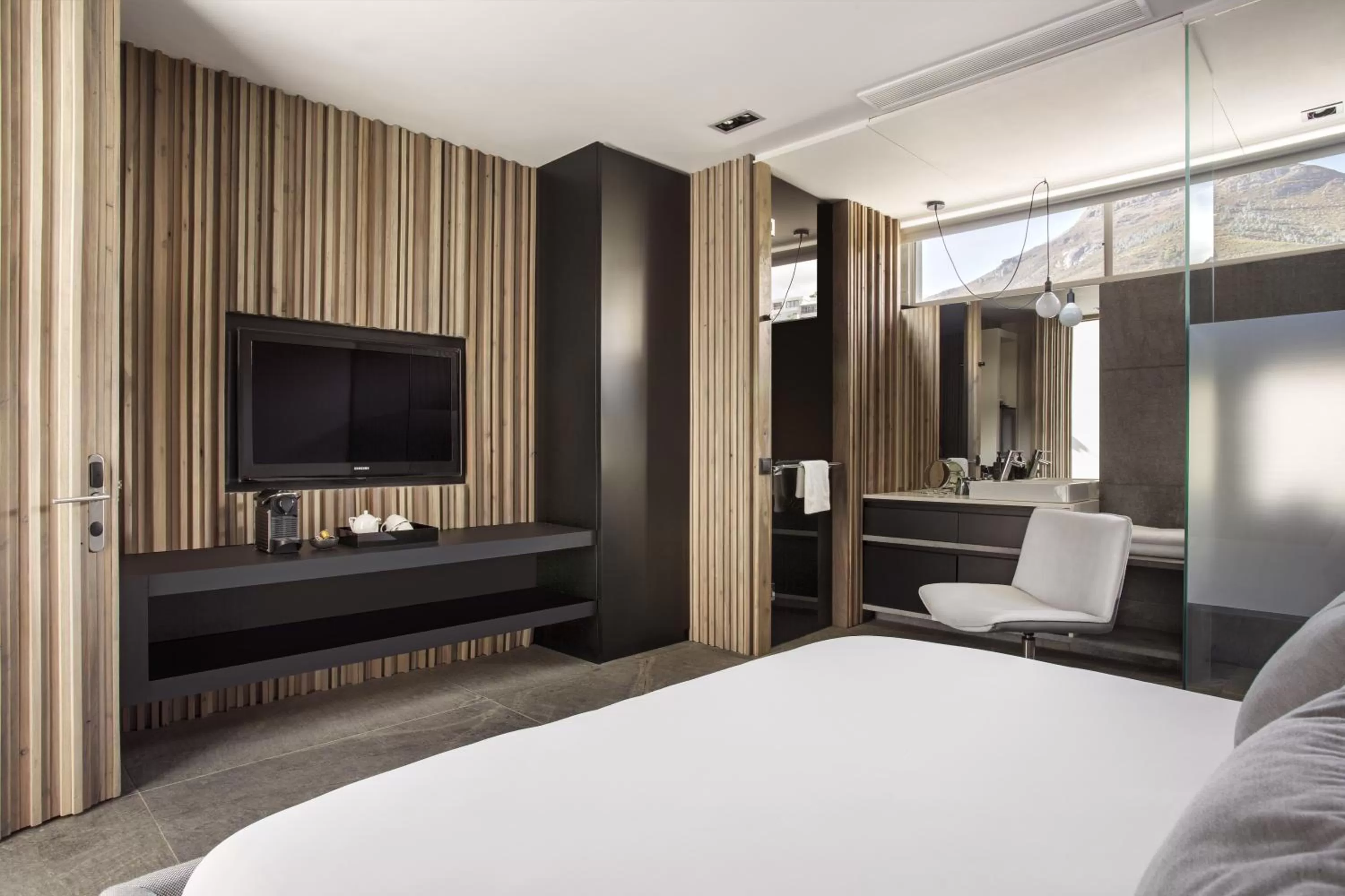 Bathroom, Bed in POD Camps Bay by The Oyster Collection