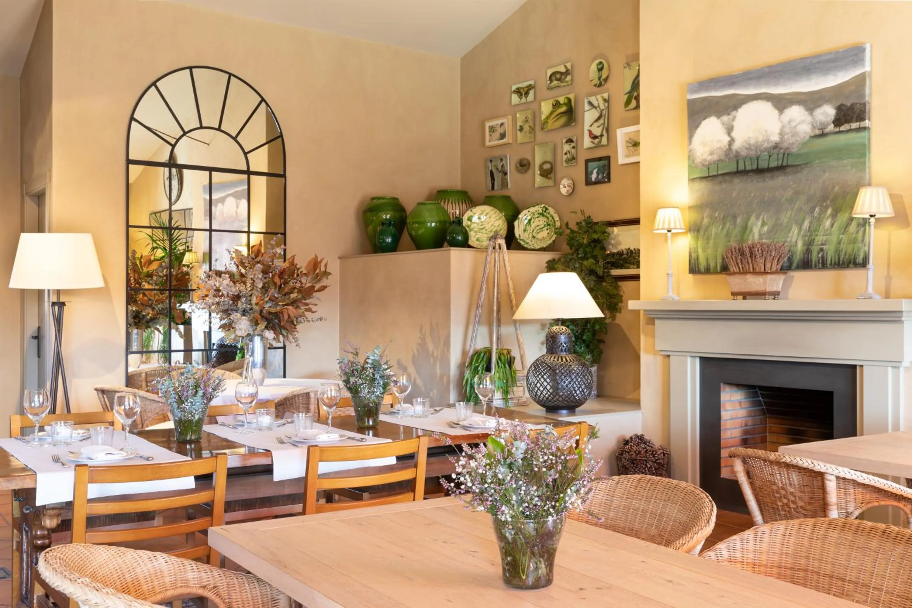 Restaurant/places to eat in Bremon Boutique Hotel by Duquessa Hotel Collection