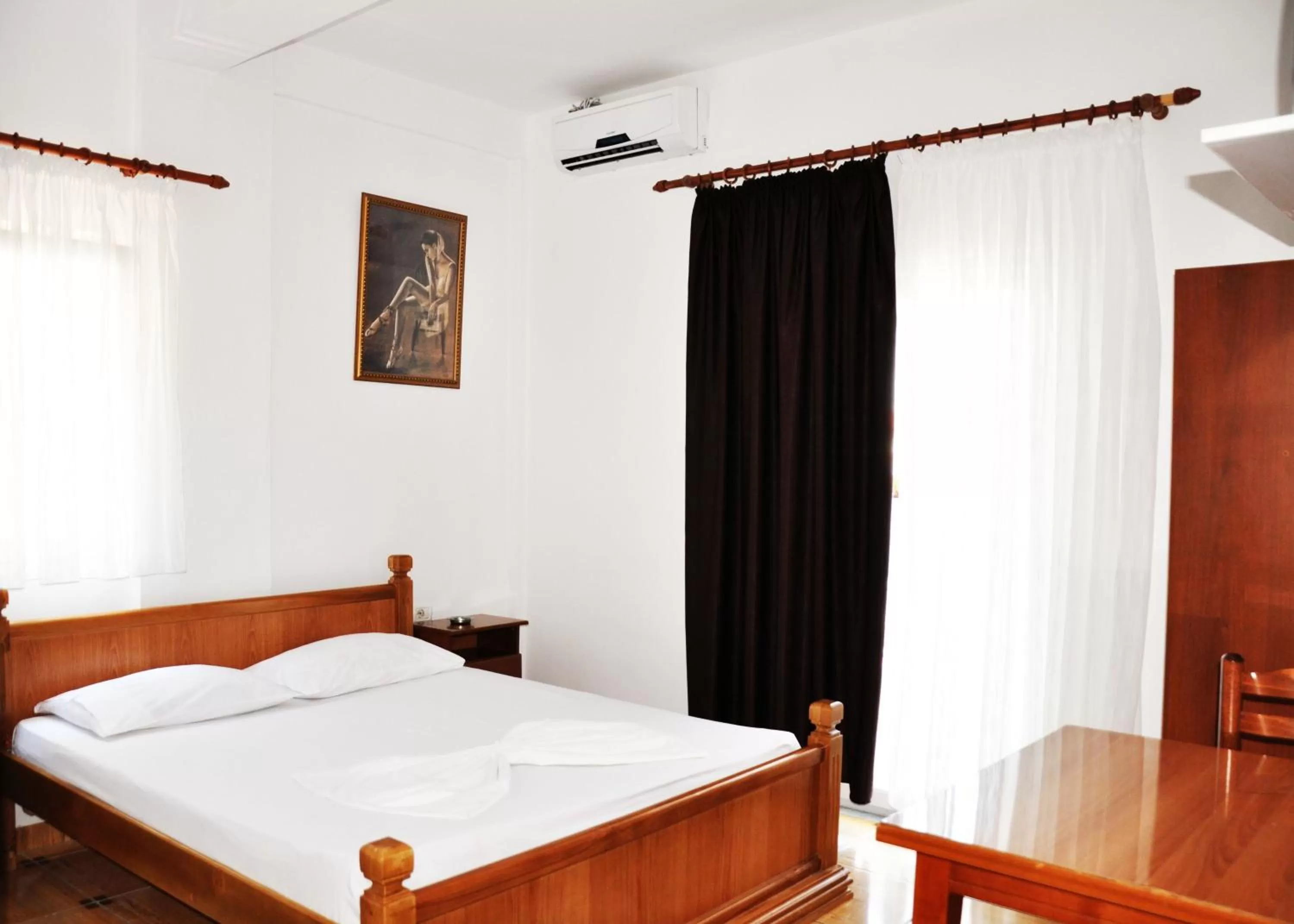 Photo of the whole room, Bed in Hotel Floga