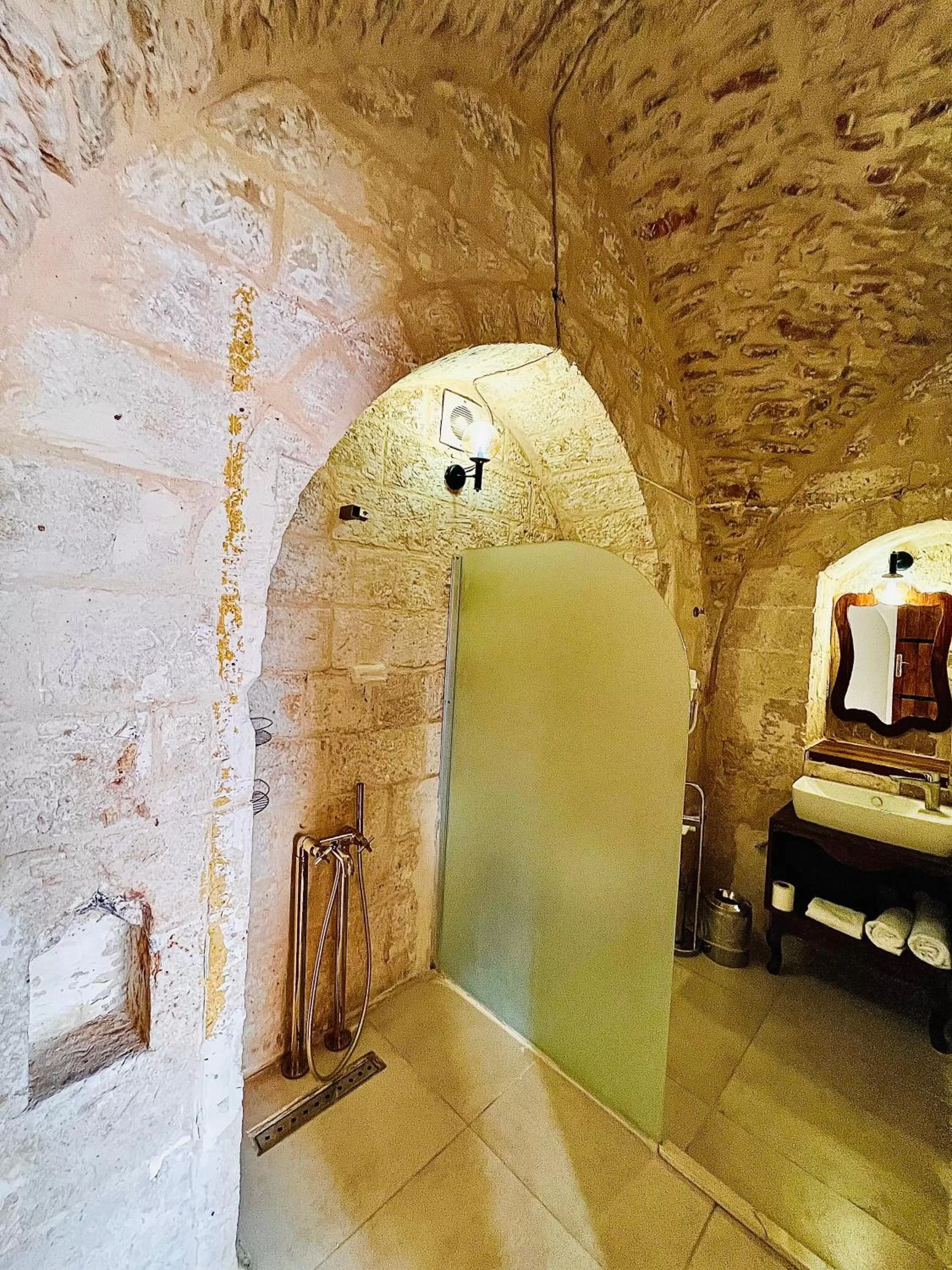 Bathroom in Fairouz Konak Otel
