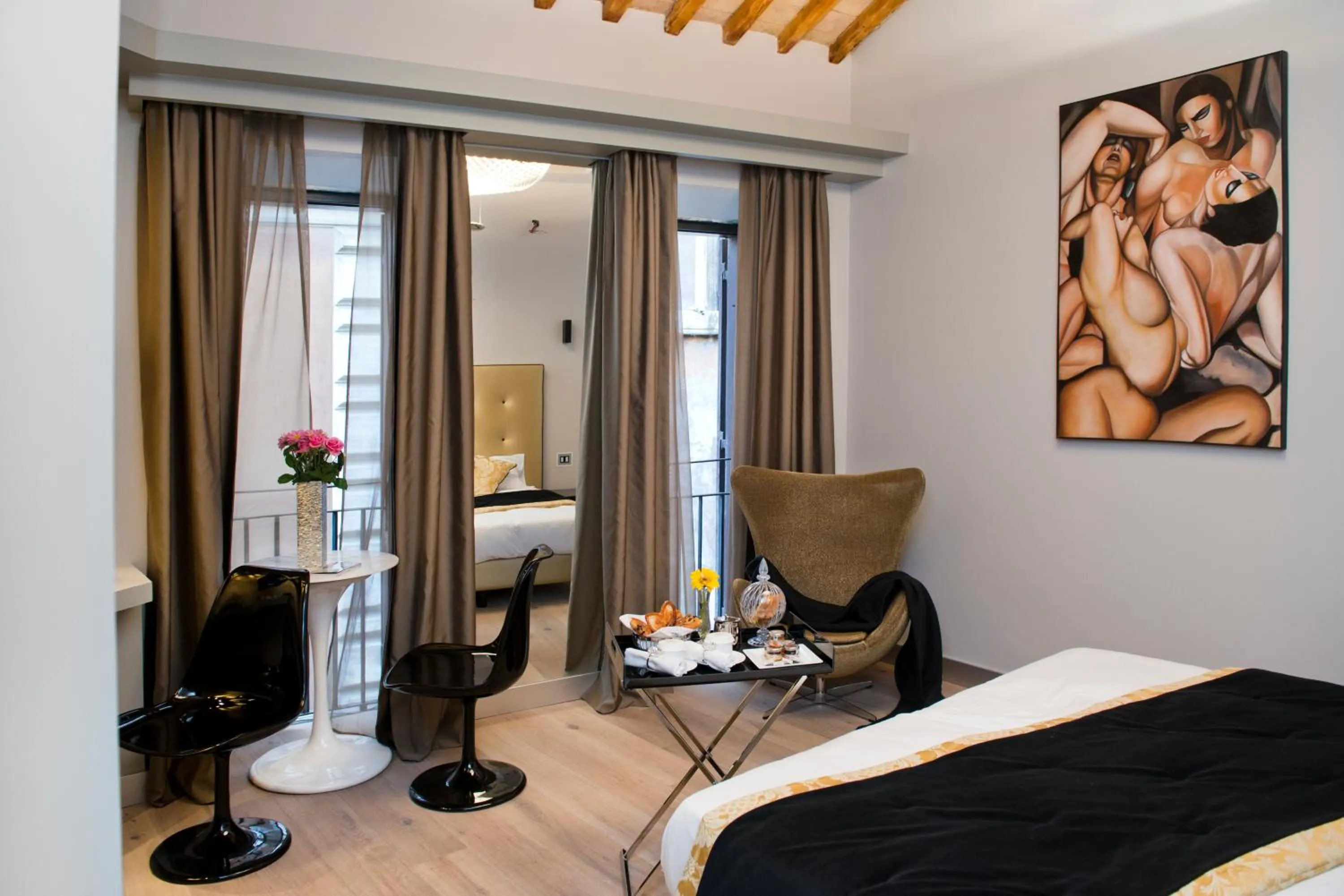 Photo of the whole room, Bed in Torre Argentina Relais - Residenze di Charme