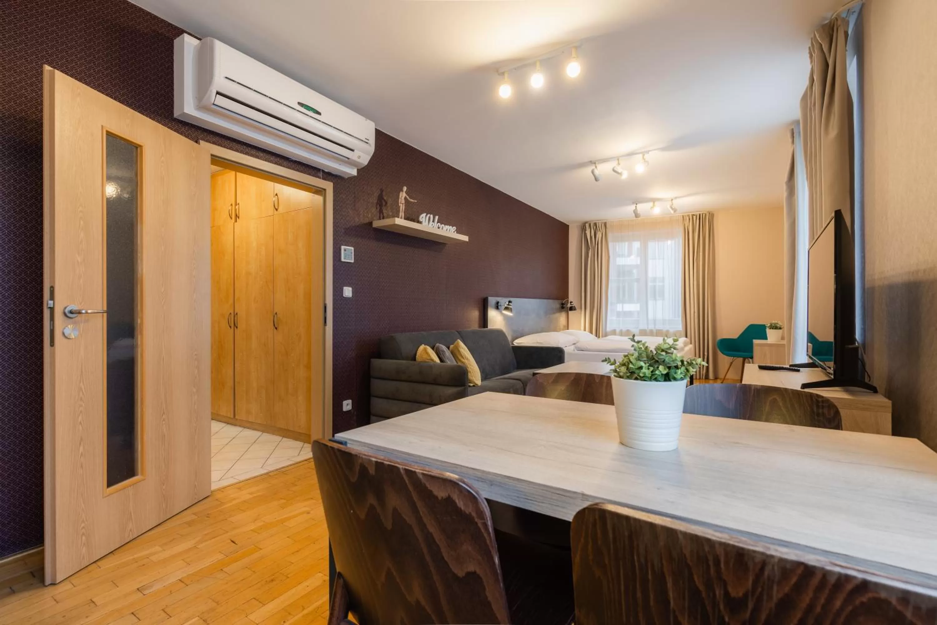 Photo of the whole room in EA ApartHotel Melantrich