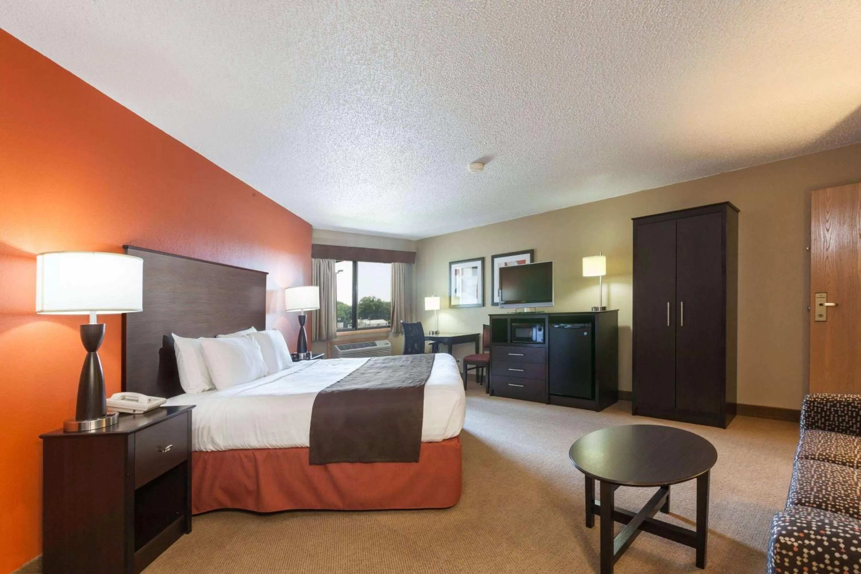 Photo of the whole room, Bed in AmericInn by Wyndham Algona